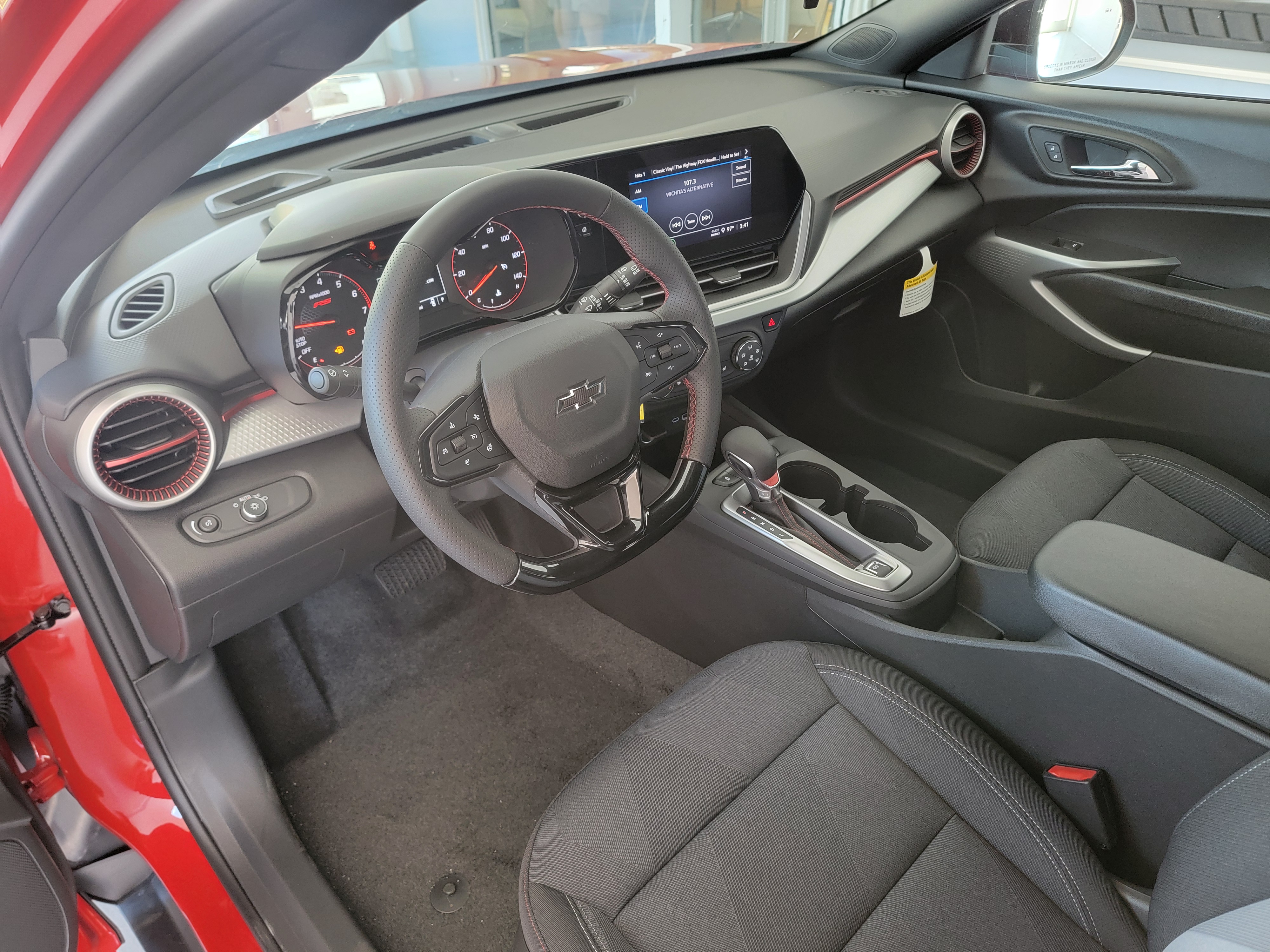 2026 Chevrolet Trax RS - Photo 13