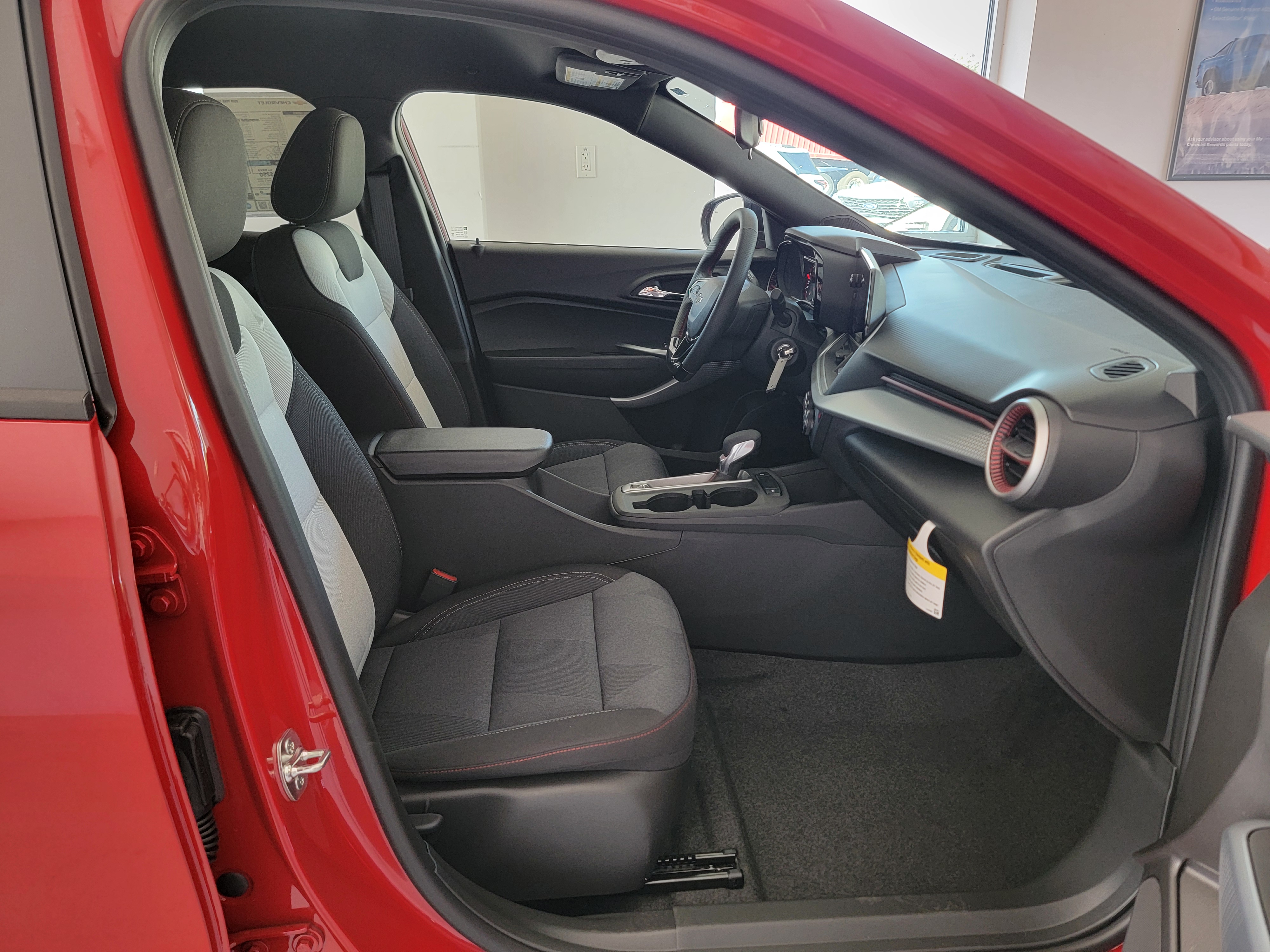 2026 Chevrolet Trax RS - Photo 24