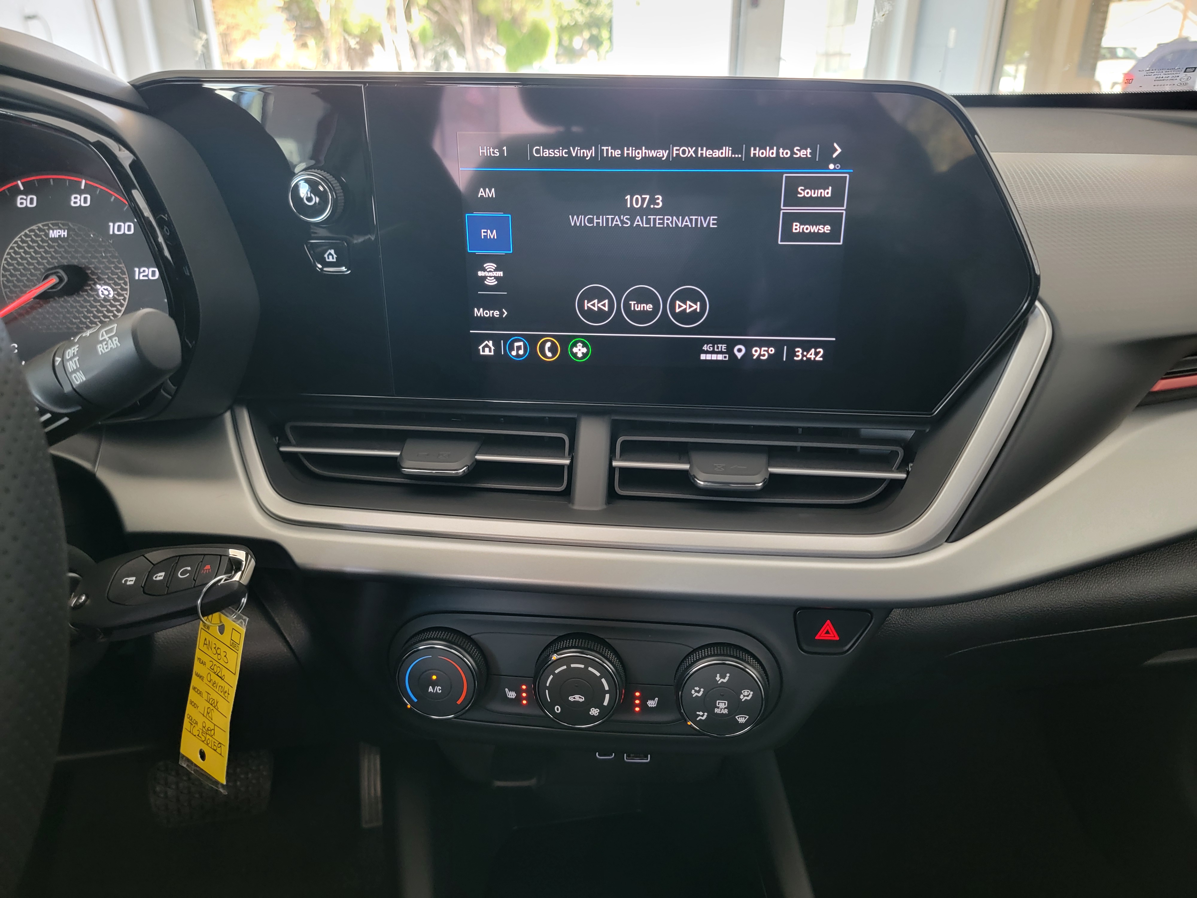 2026 Chevrolet Trax RS - Photo 19