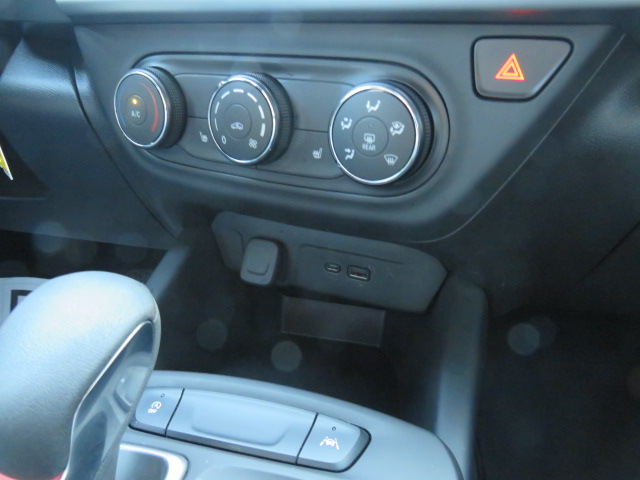 Used 2025 Crimson Metallic Chevrolet 1RS image 10
