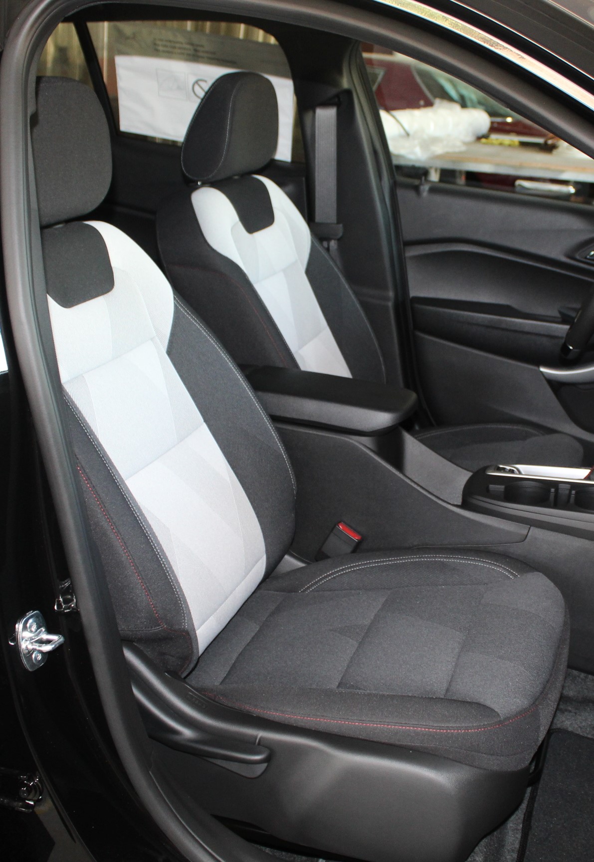 2025 Chevrolet Trax photo 5