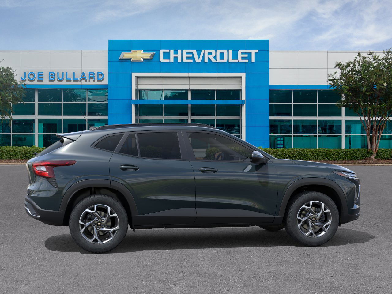 2026 Chevrolet Trax LT photo 2