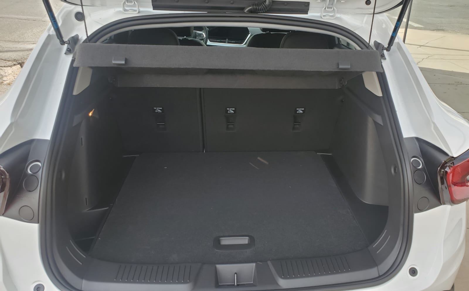 2025 Chevrolet Trax LT - Photo 6