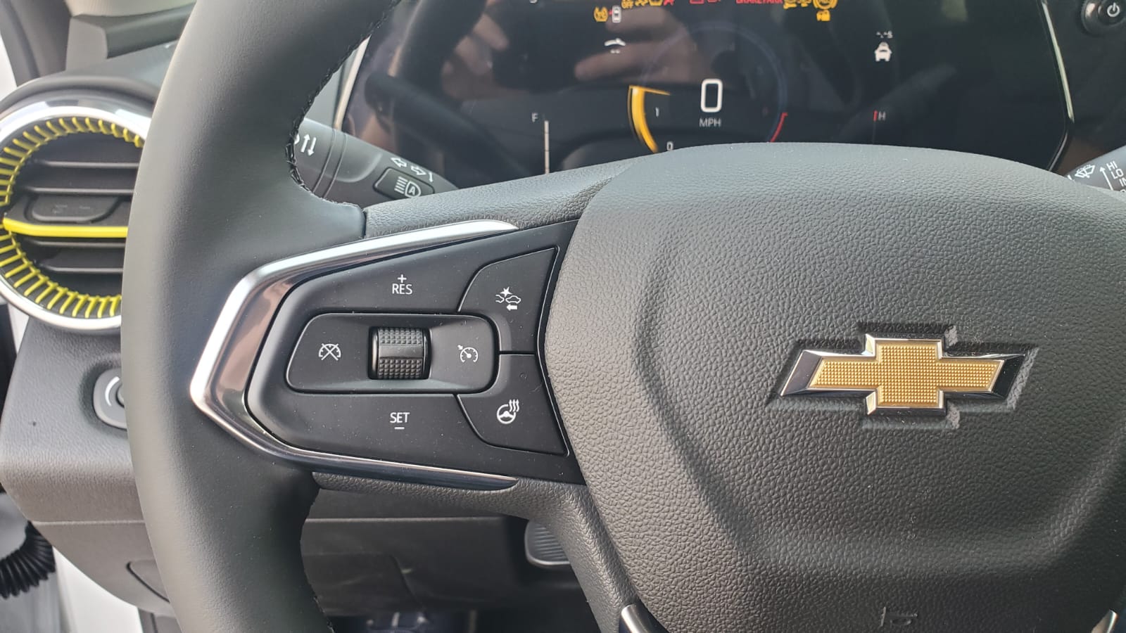 2025 Chevrolet Trax LT - Photo 10