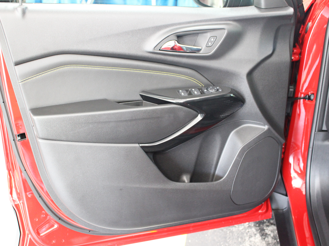 2026 Chevrolet Trax LT - Photo 10