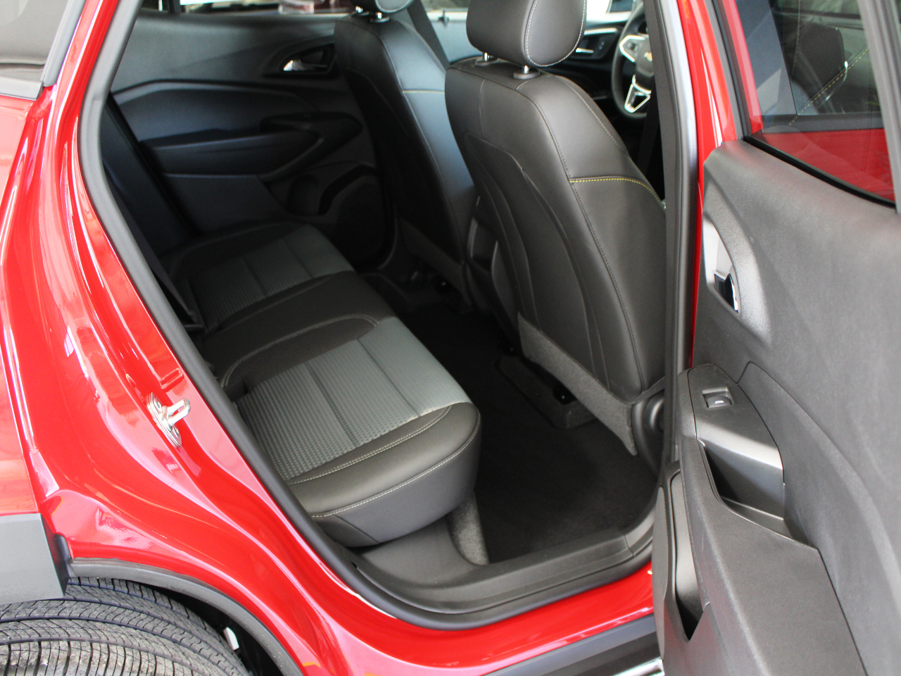2026 Chevrolet Trax LT - Photo 30
