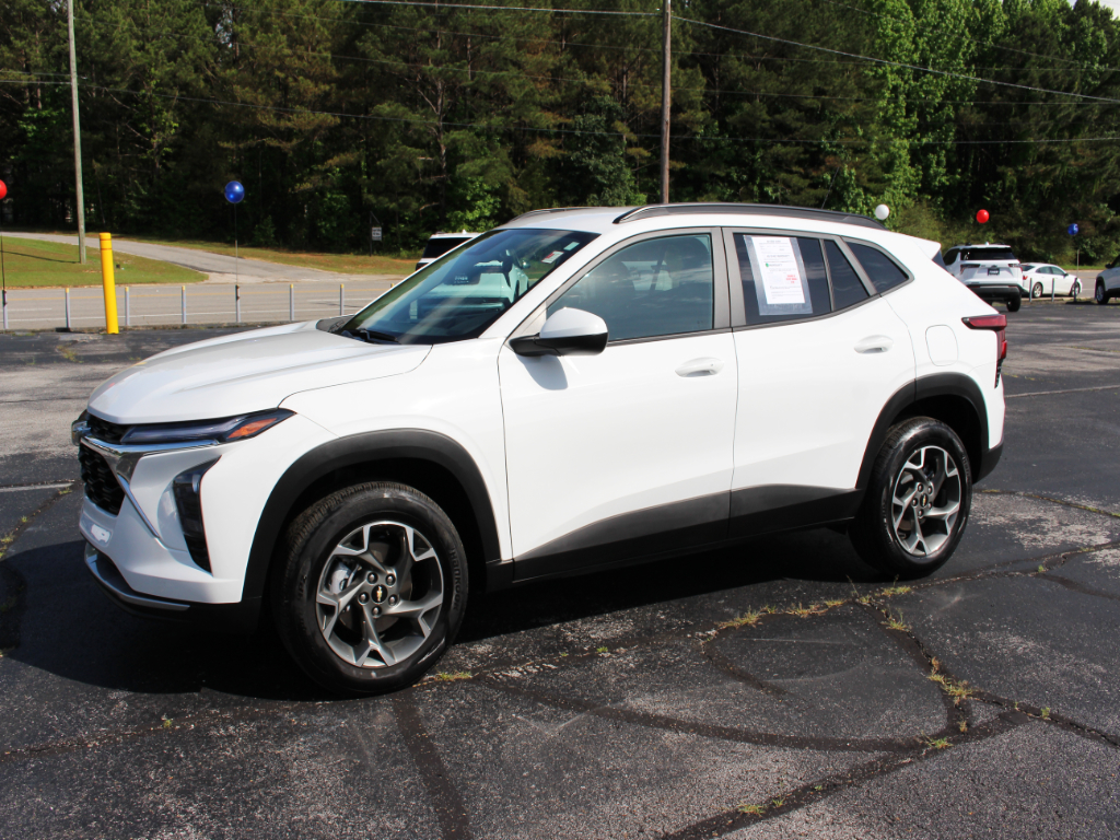2025 Chevrolet Trax LT's photo