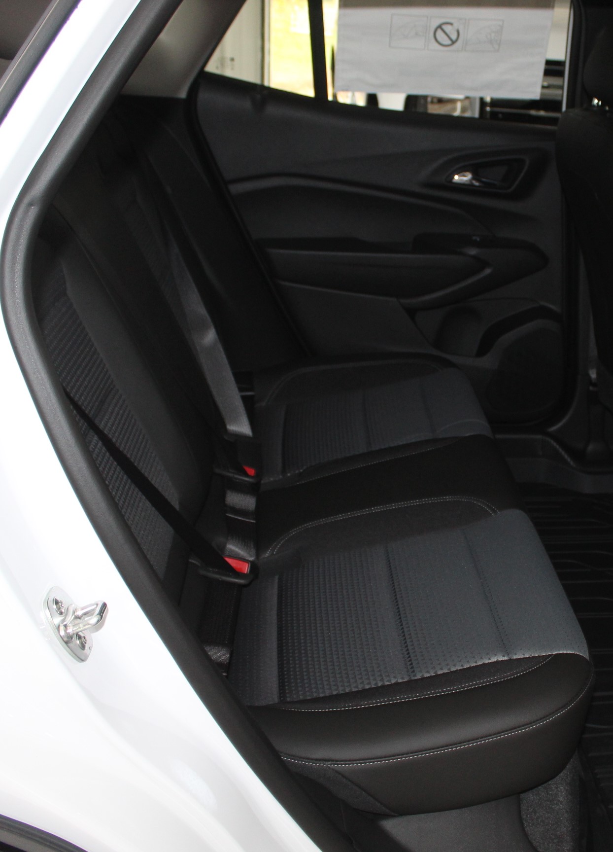 2025 Chevrolet Trax LT photo 5