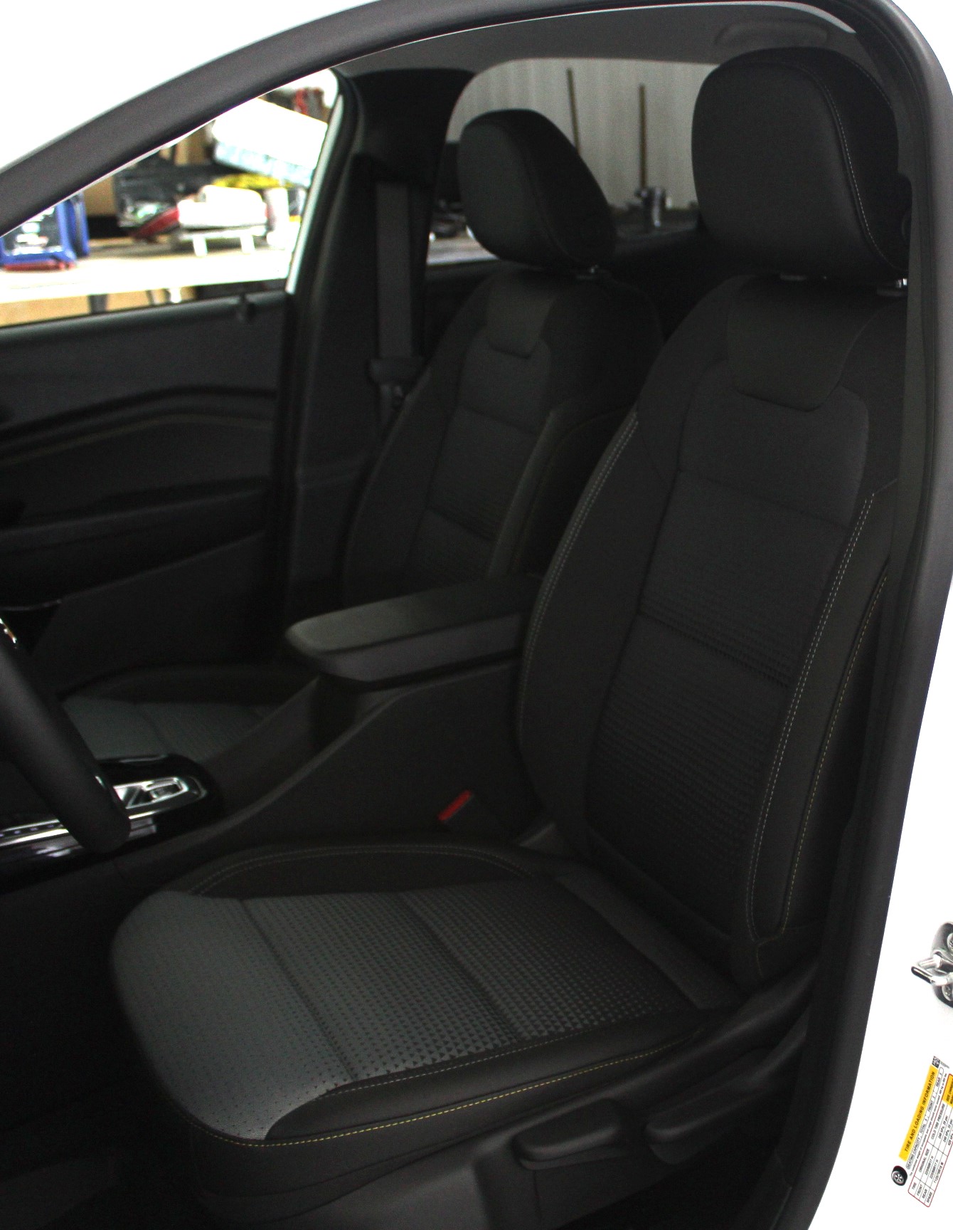 2025 Chevrolet Trax LT photo 2