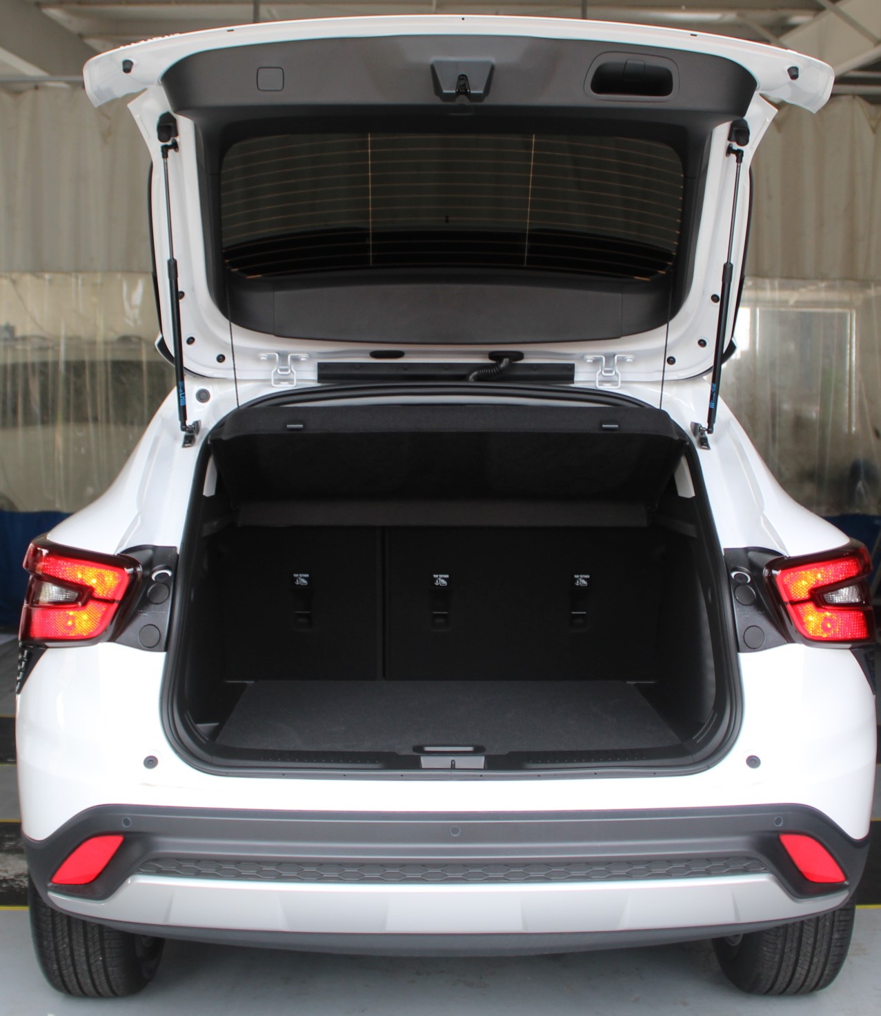 2025 Chevrolet Trax LT photo 4