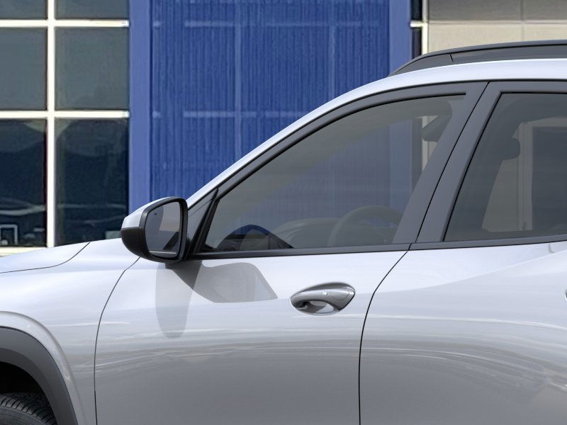 2025 Chevrolet Trax LT photo 4