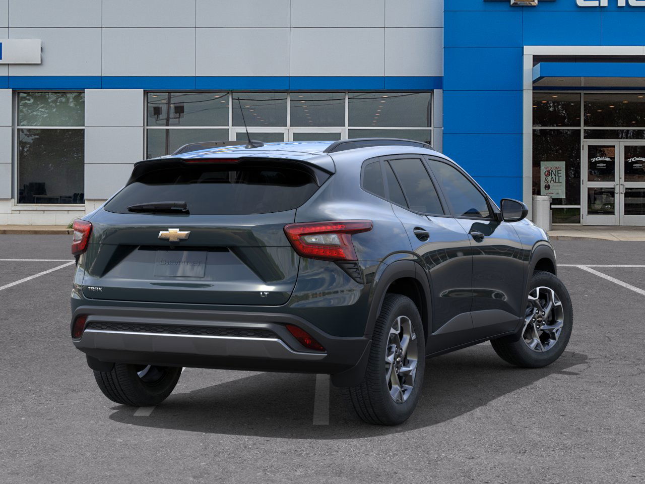 2025 Chevrolet Trax LT photo 4