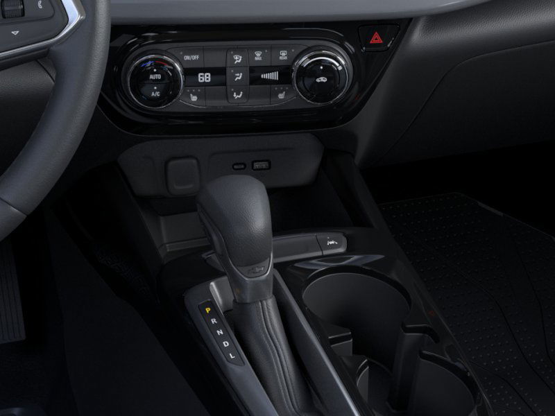2025 Chevrolet Trax LT photo 17