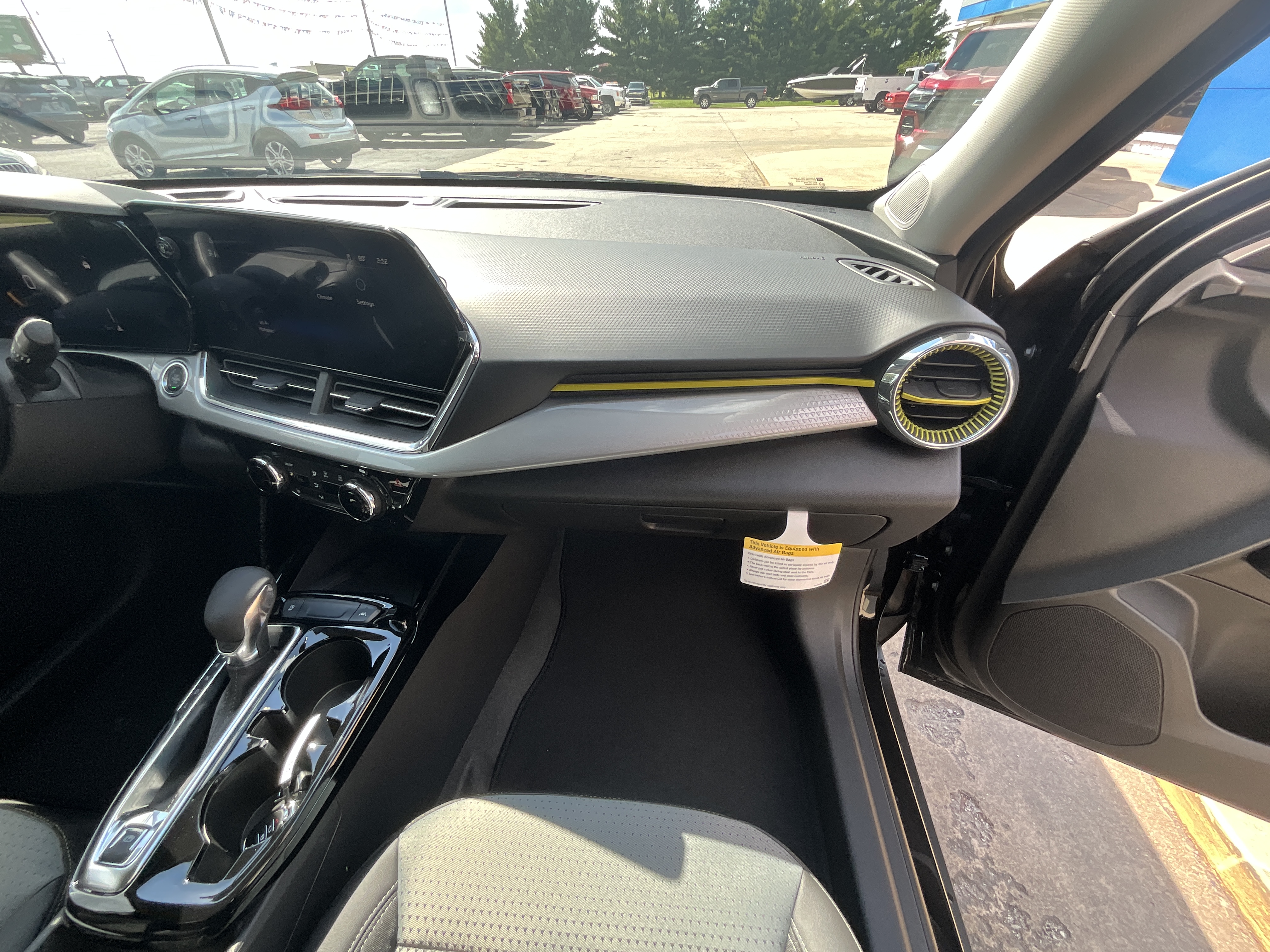 New 2026 Mosaic Black Metallic Chevrolet LT image 21