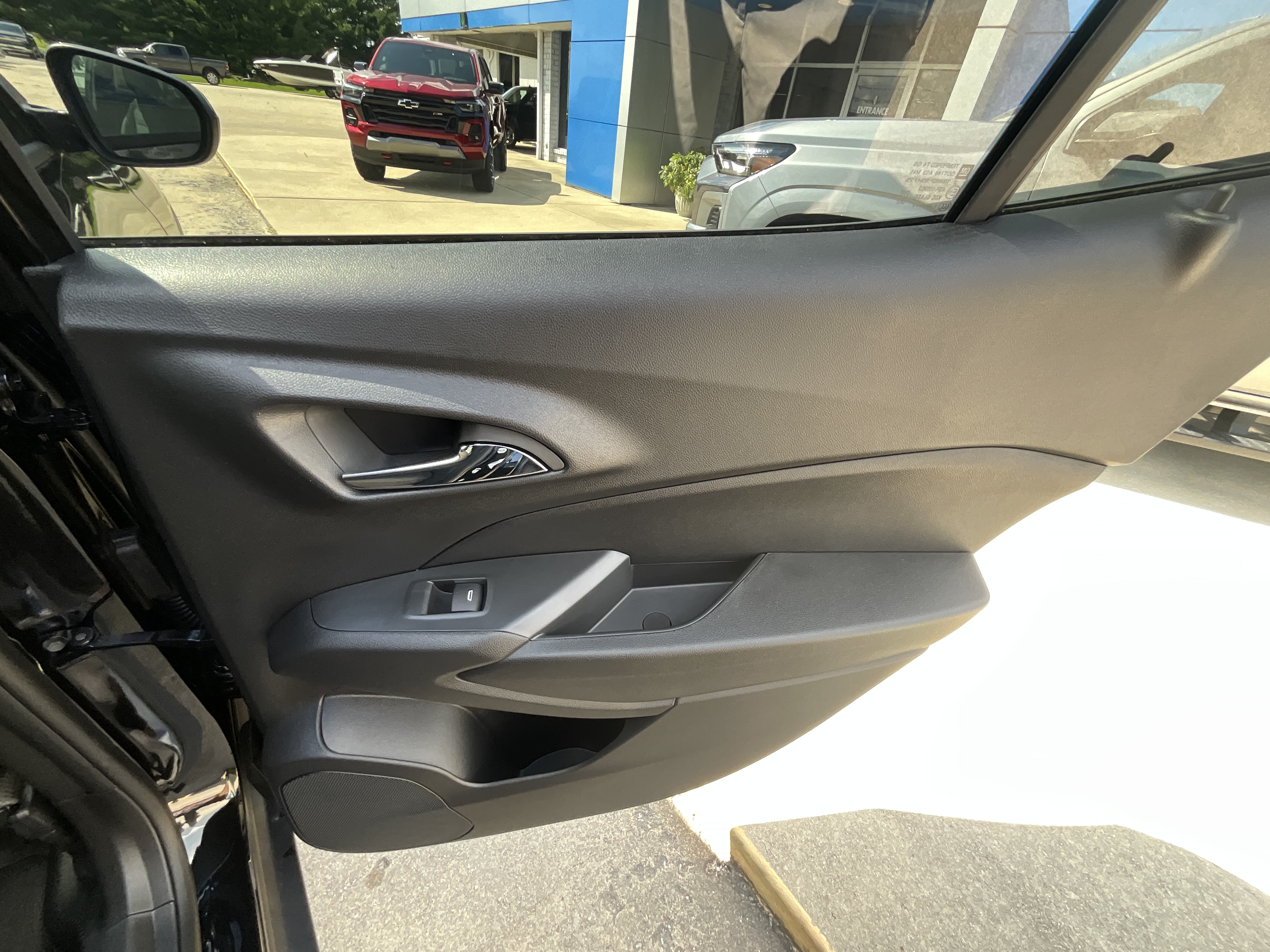 New 2026 Mosaic Black Metallic Chevrolet LT image 19