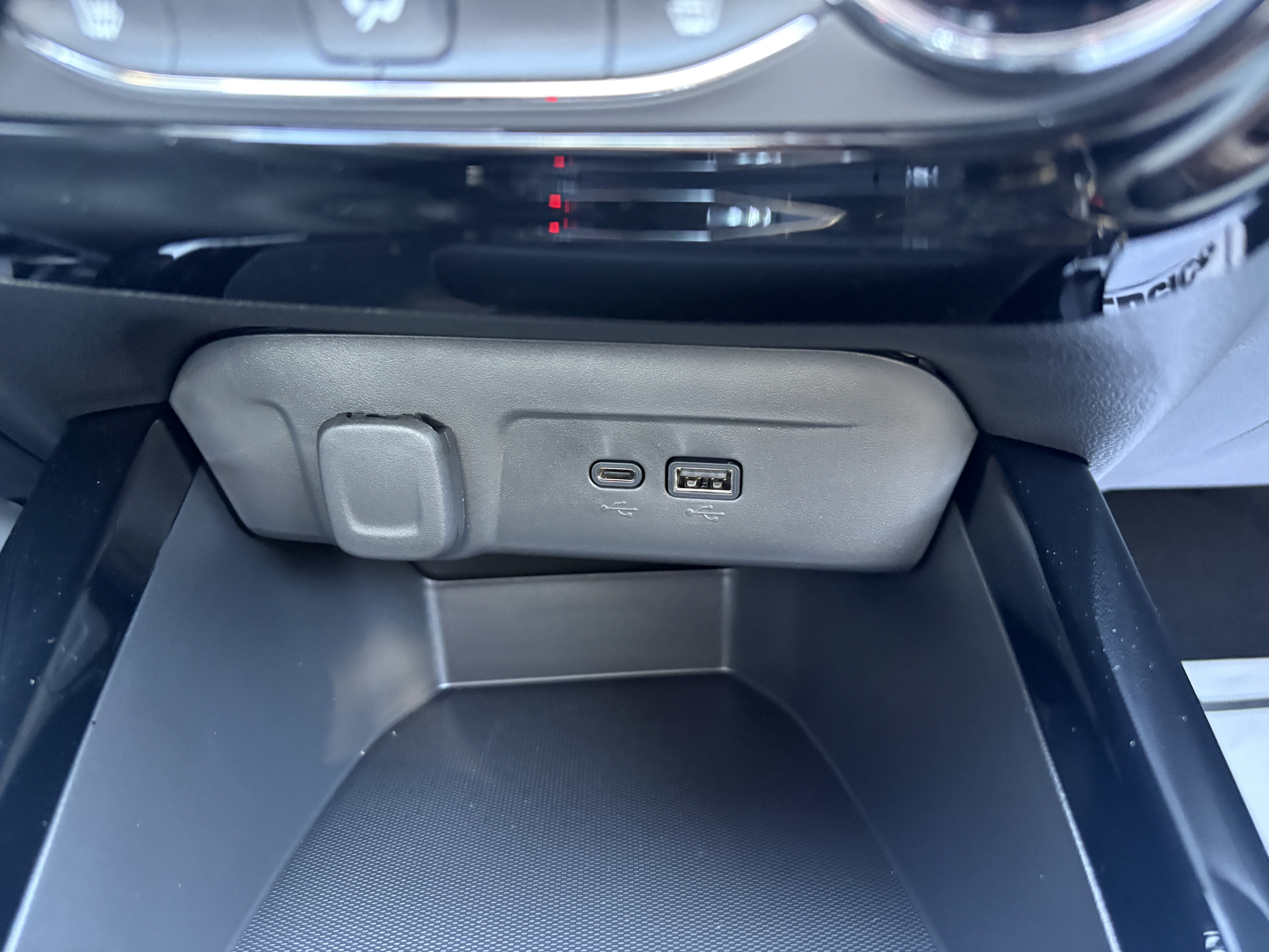 2026 Chevrolet Trax RS - Photo 16