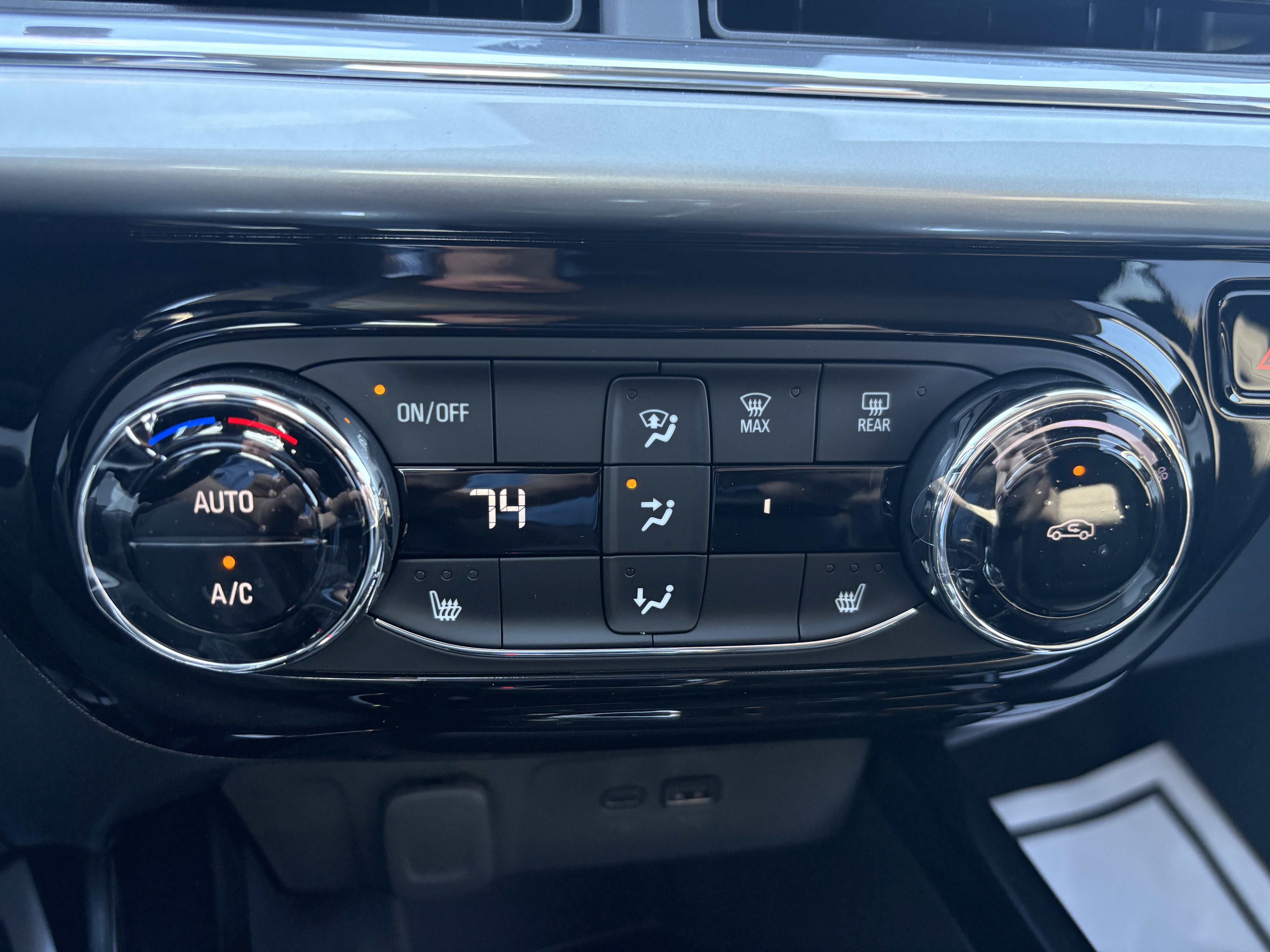 2026 Chevrolet Trax RS - Photo 14