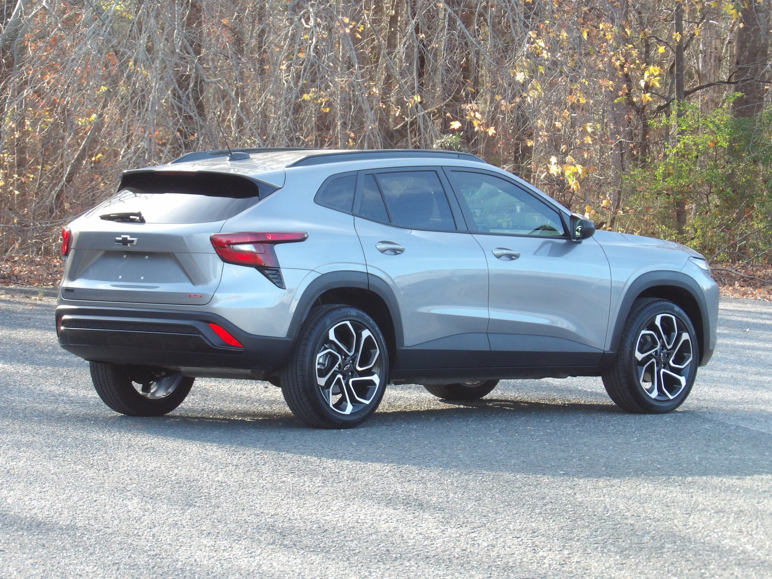 2025 Chevrolet Trax photo 2