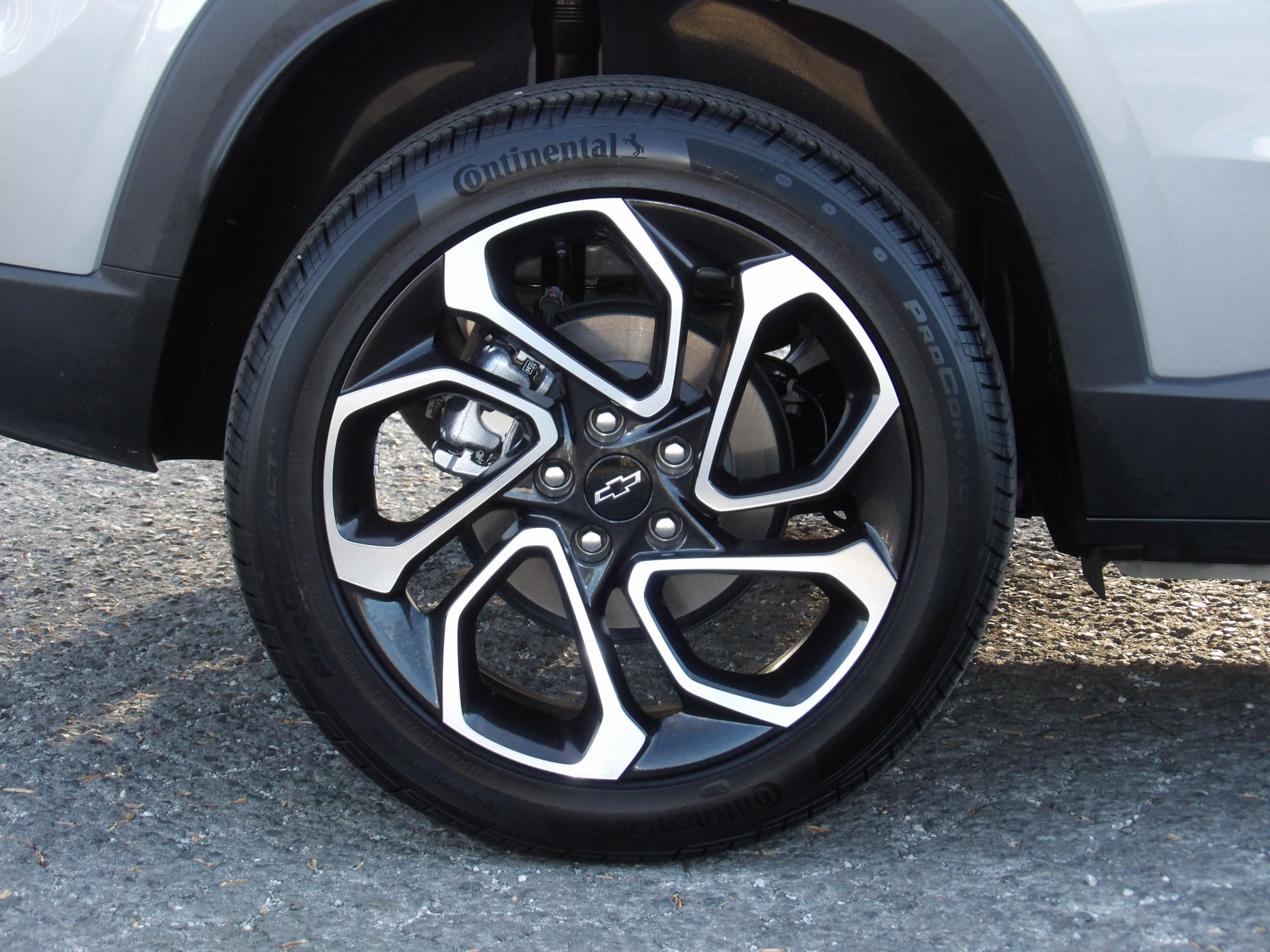 2025 Chevrolet Trax photo 3