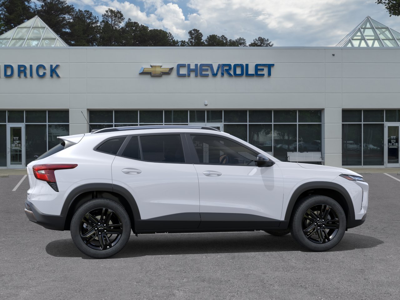New 2026 Summit White Chevrolet ACTIV image 30