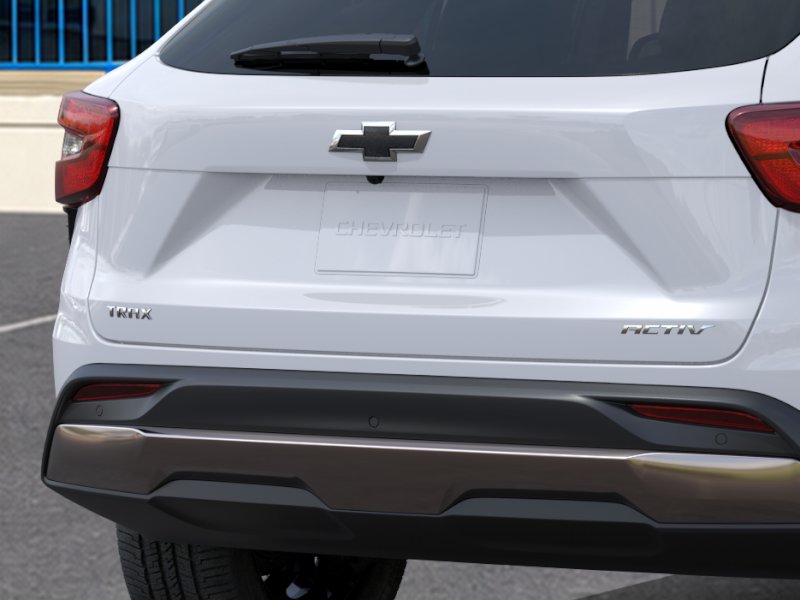 New 2026 Summit White Chevrolet ACTIV image 38