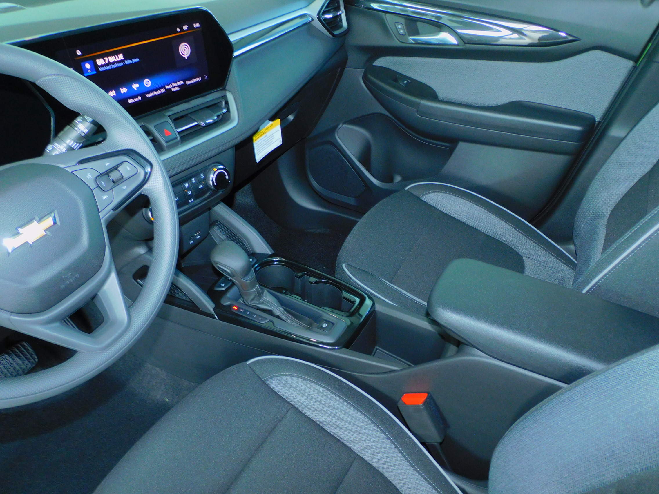 2025 Chevrolet Trailblazer LS photo 14
