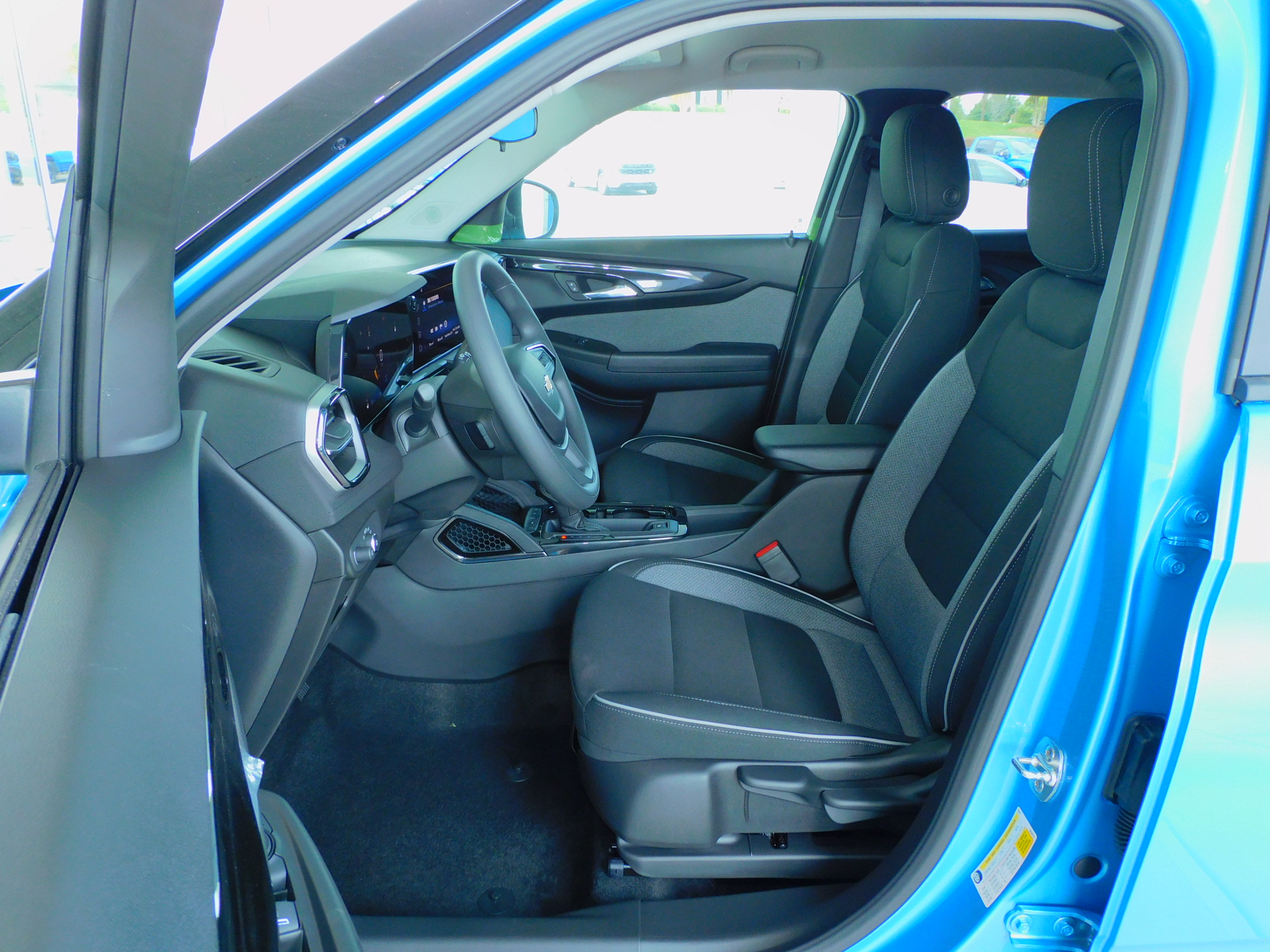 2025 Chevrolet Trailblazer LS photo 10
