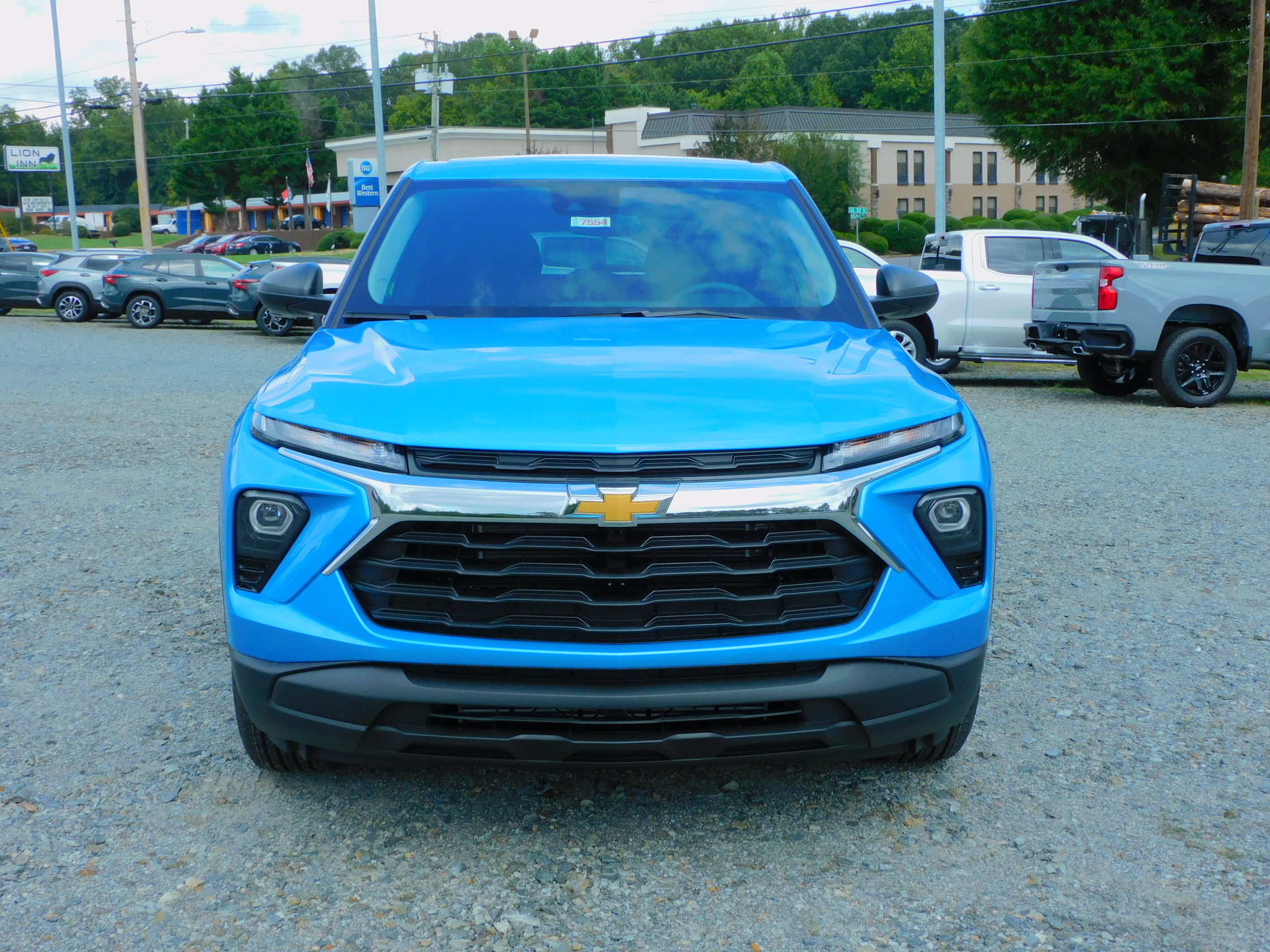 2025 Chevrolet Trailblazer LS photo 3