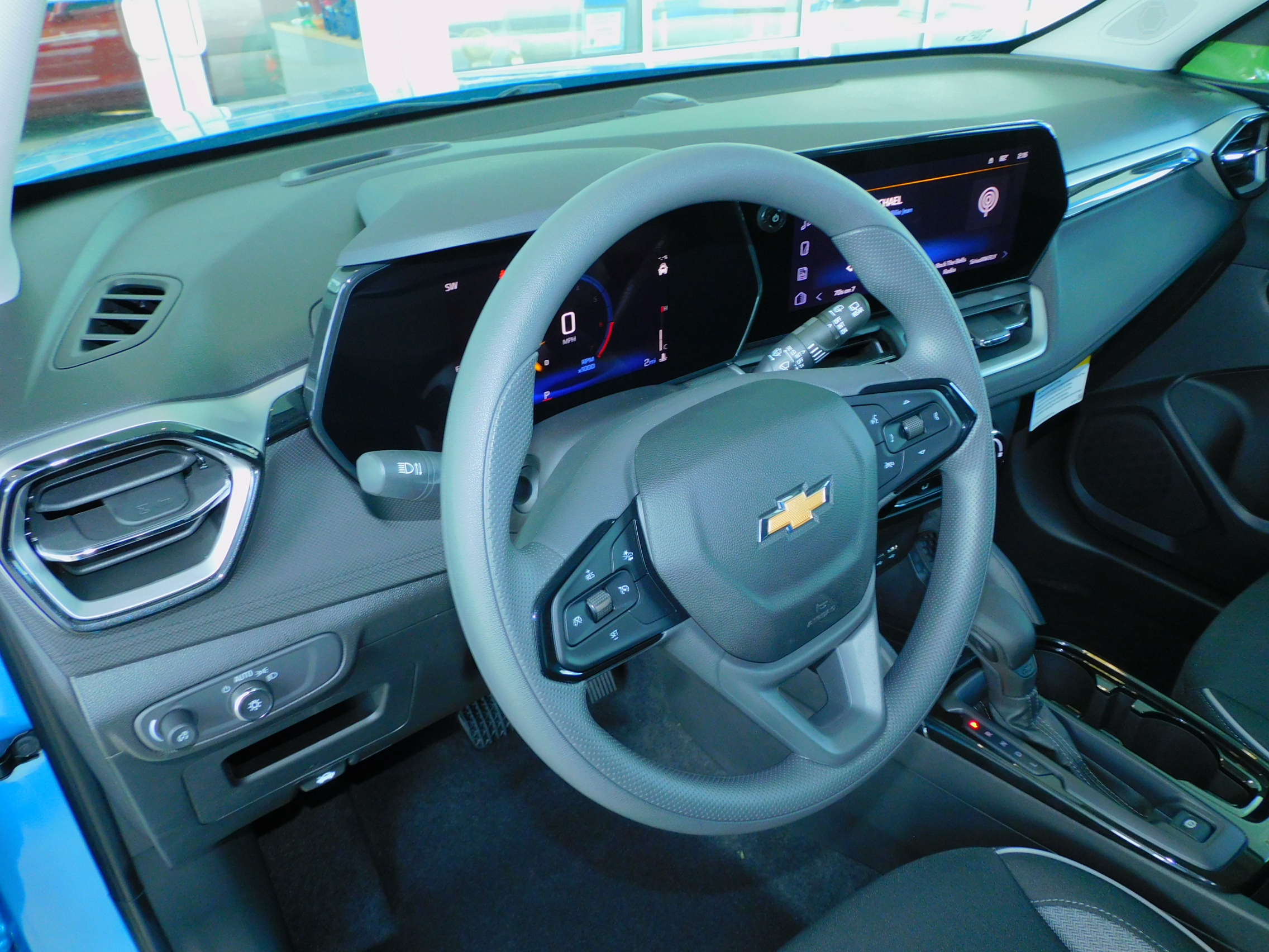 2025 Chevrolet Trailblazer LS photo 13