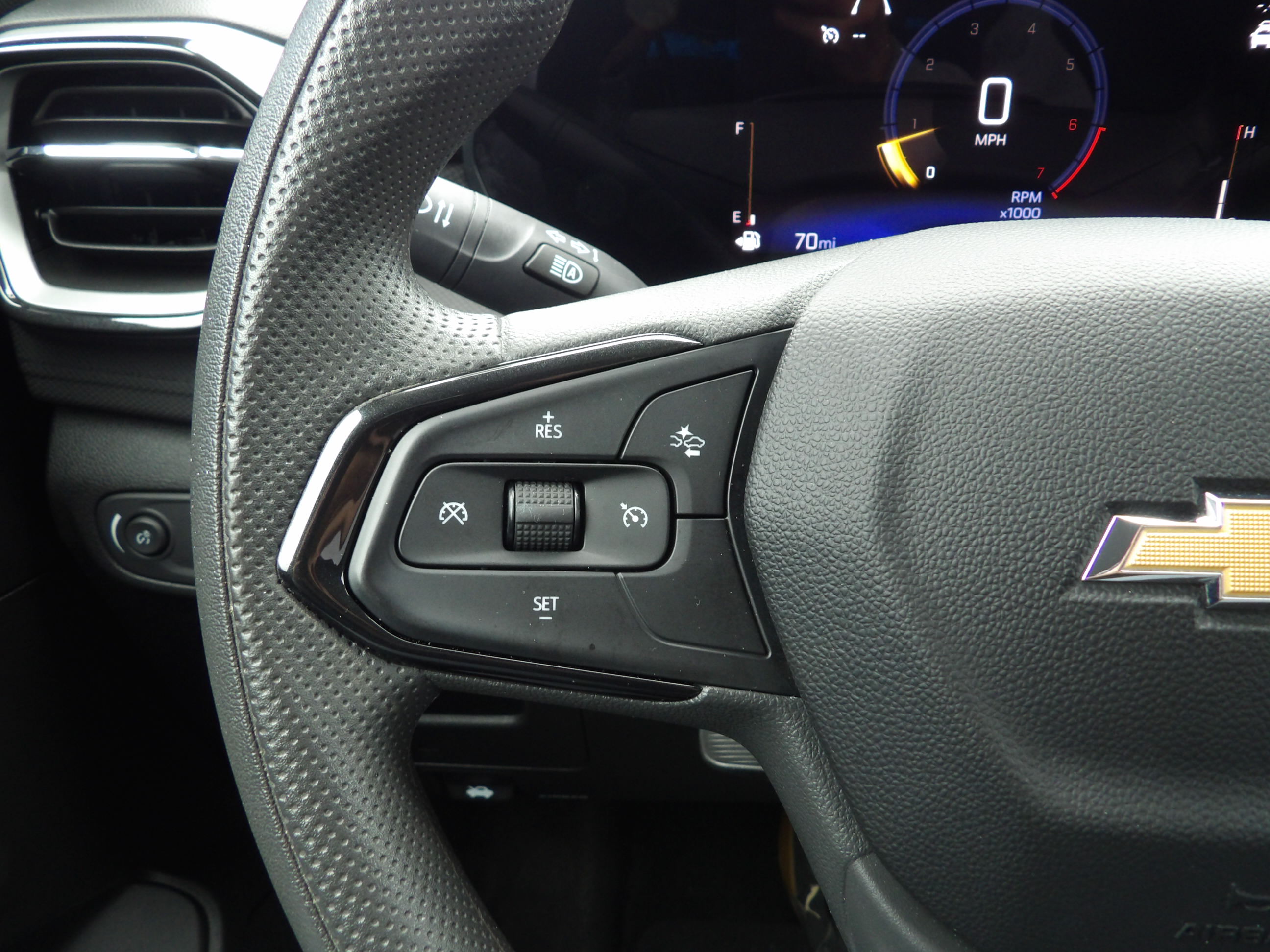 Used 2025 Summit White Chevrolet LT image 19