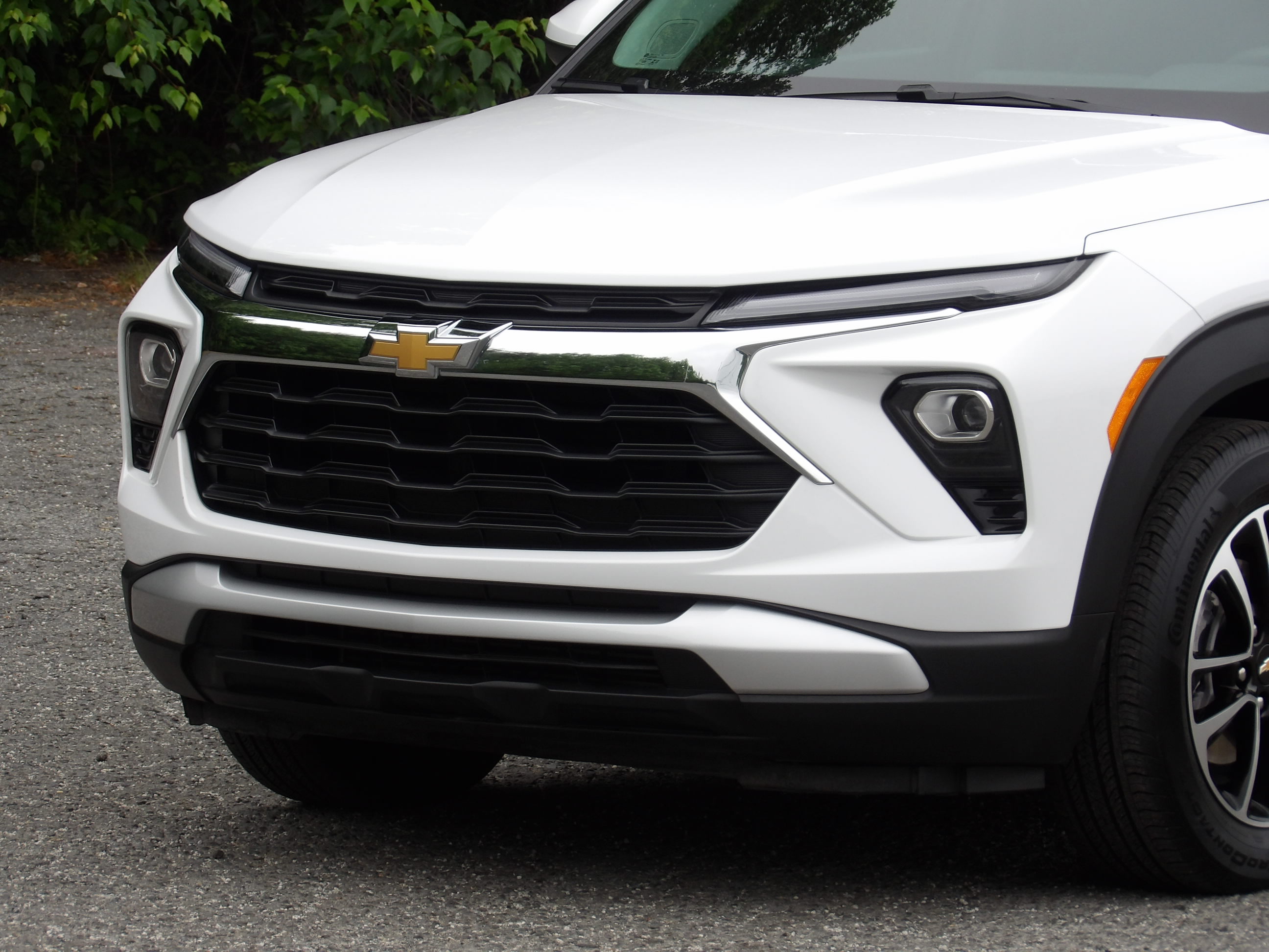 Used 2025 Summit White Chevrolet LT image 8