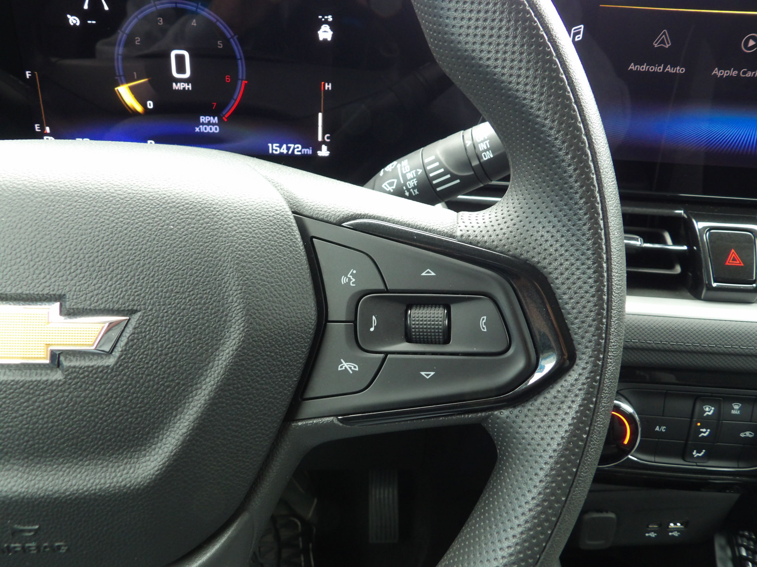 Used 2025 Summit White Chevrolet LT image 20