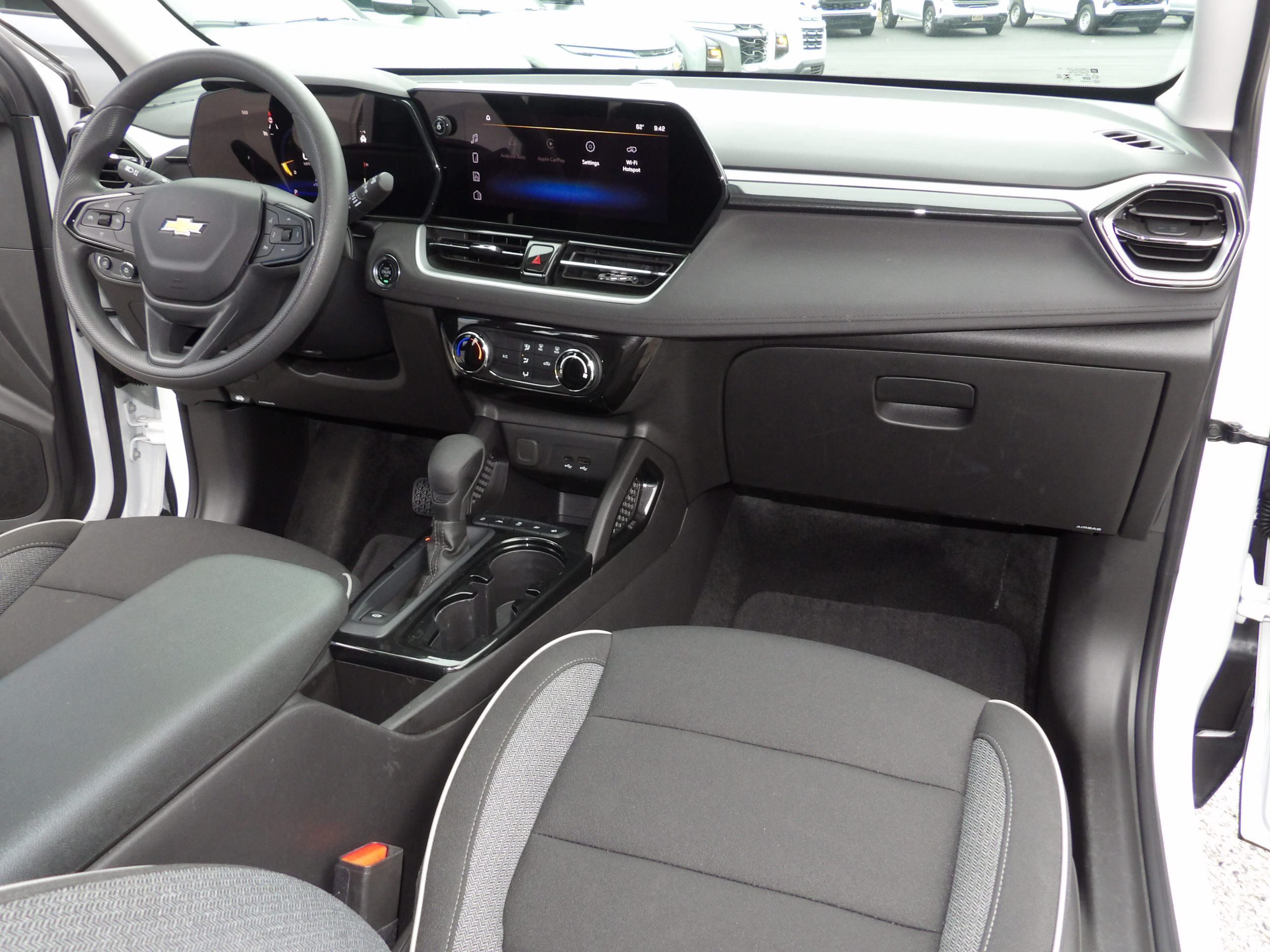 Used 2025 Summit White Chevrolet LT image 5