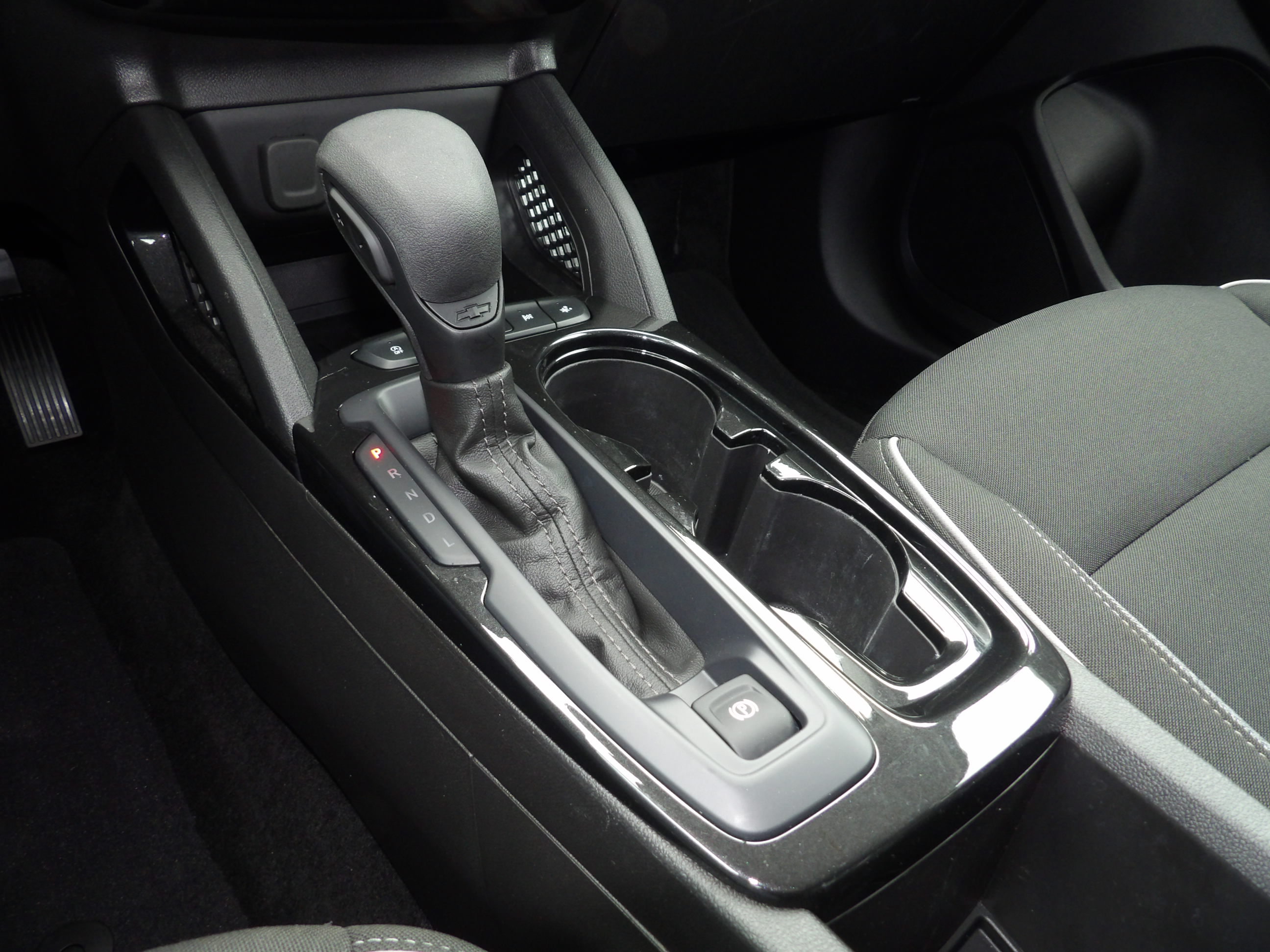 Used 2025 Summit White Chevrolet LT image 24