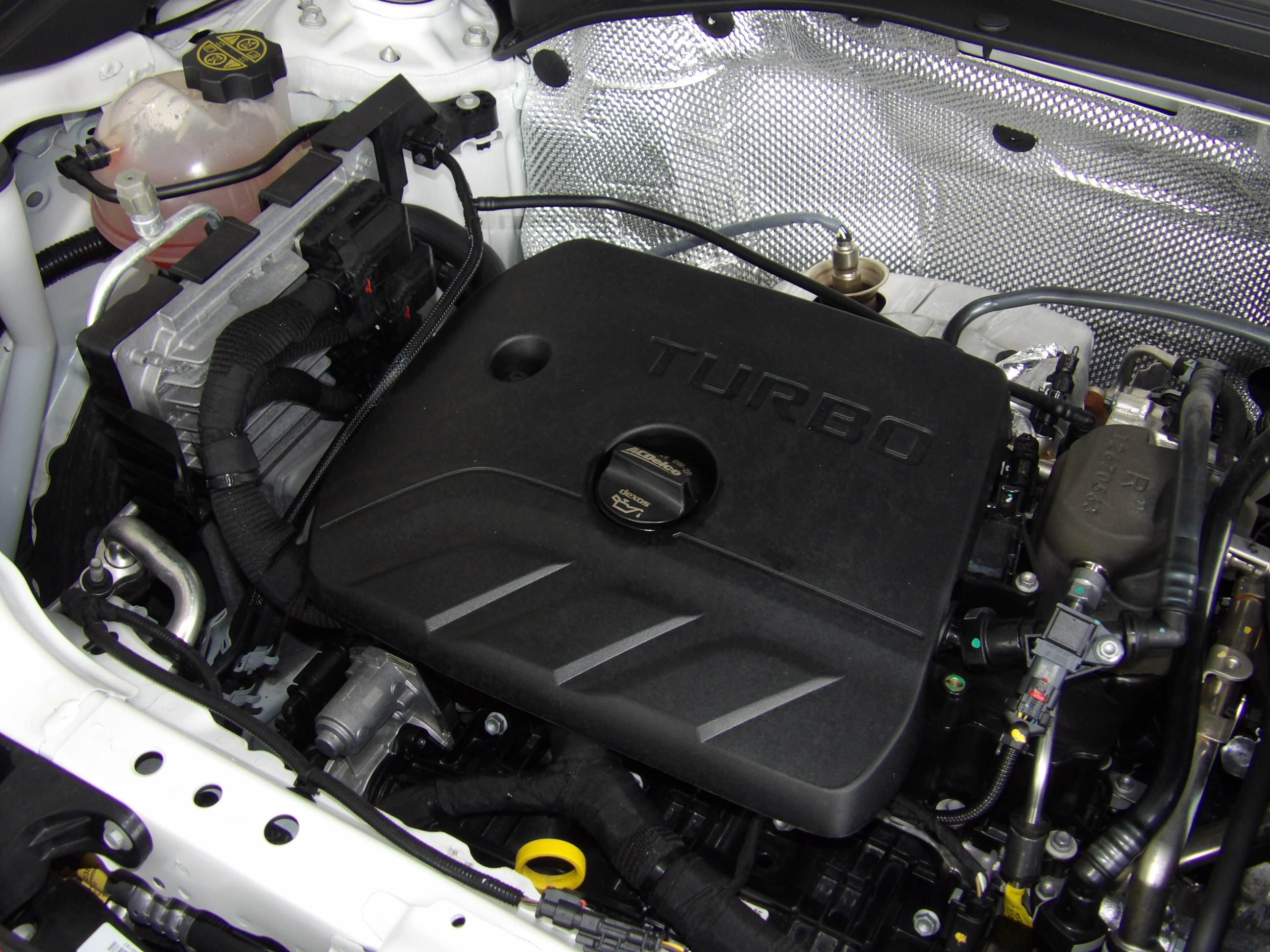 Used 2025 Summit White Chevrolet LT image 11