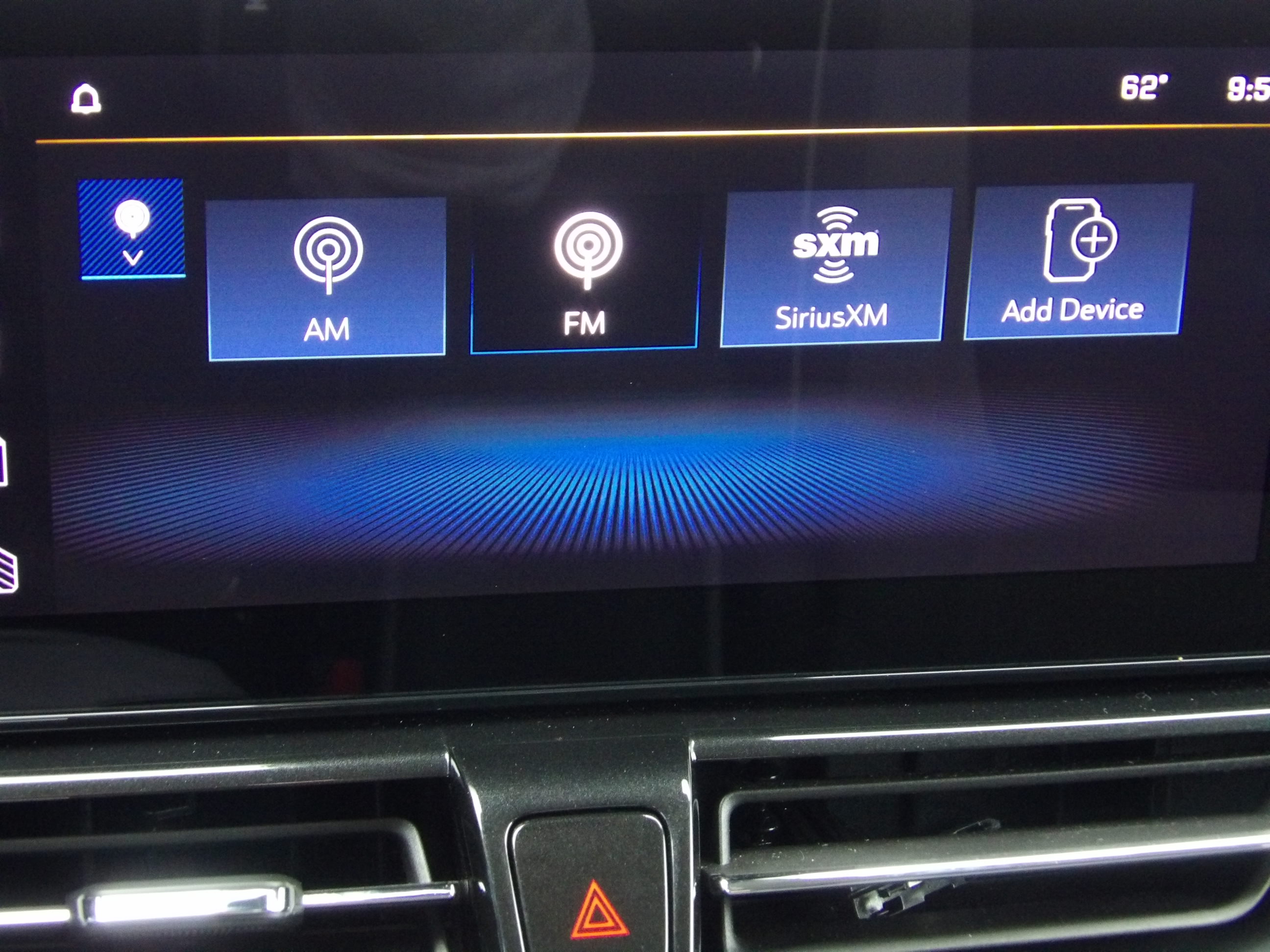 Used 2025 Summit White Chevrolet LT image 21