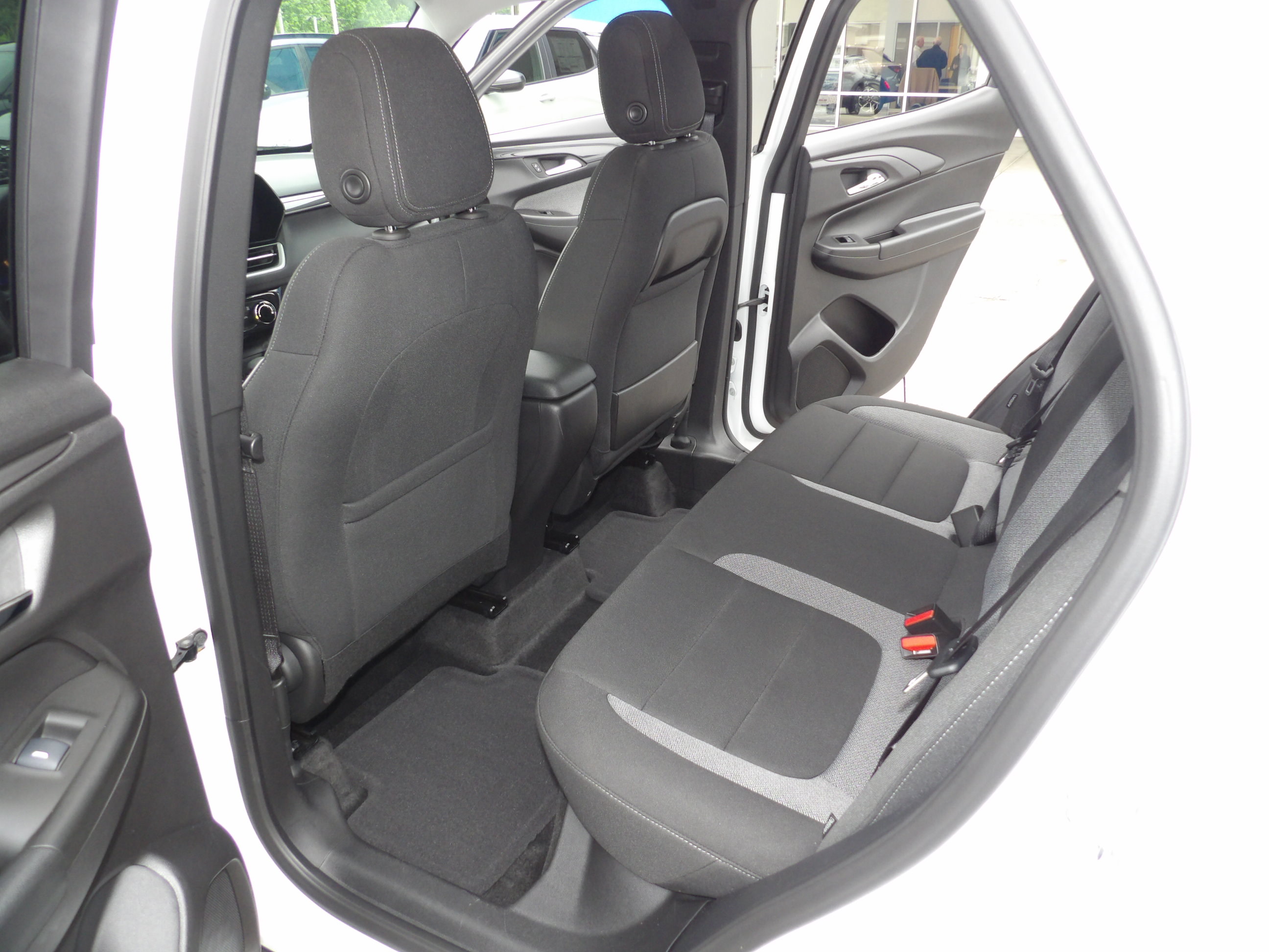 Used 2025 Summit White Chevrolet LT image 13