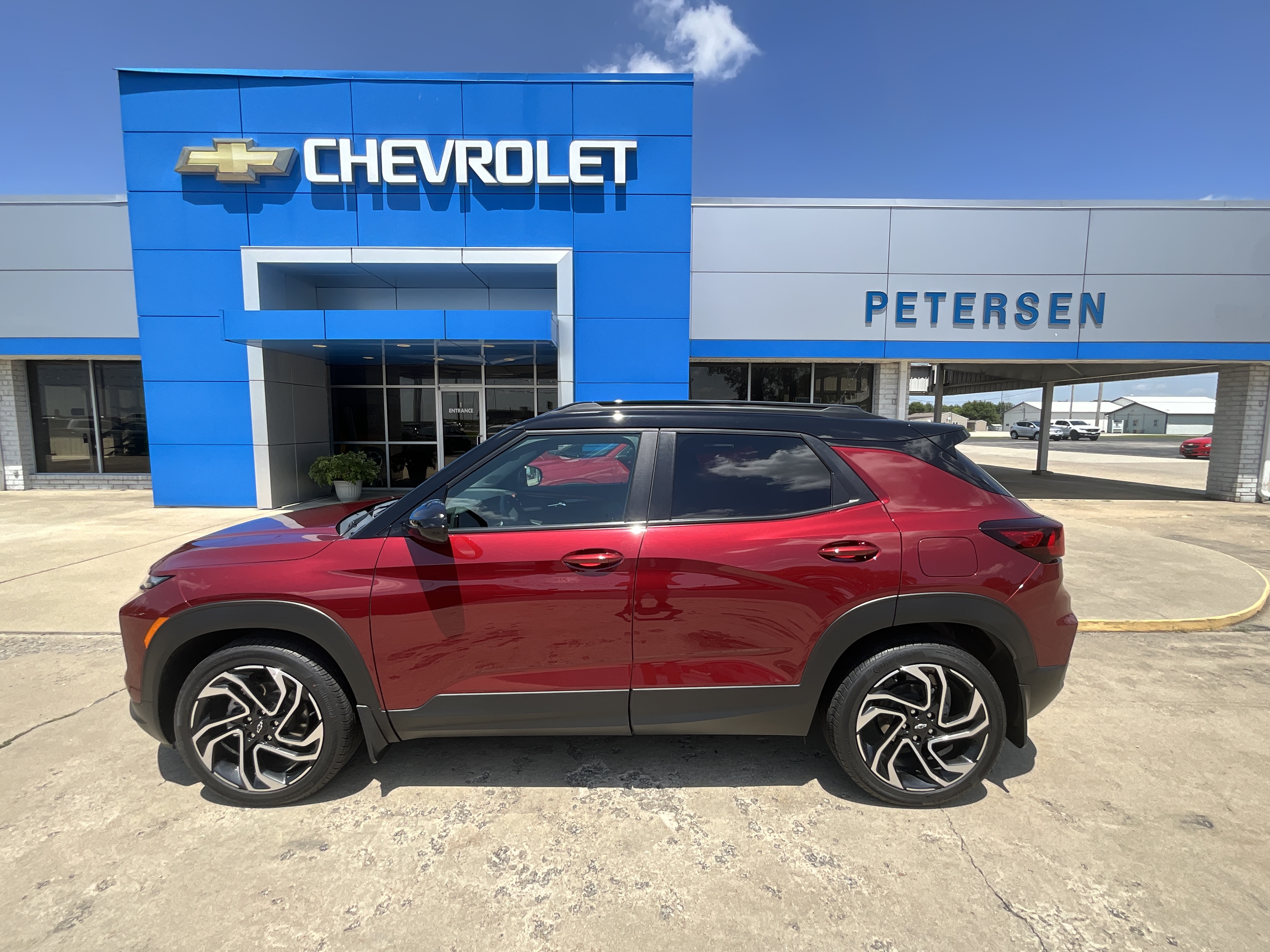 View vehicle photo 2