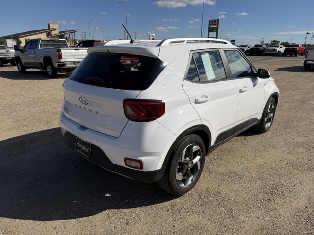 2023 Hyundai Venue SEL - Photo 7