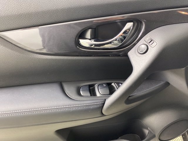 Pre-Owned 2019 Nissan Rogue SV