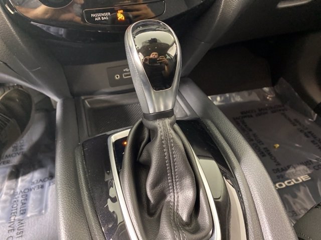 Pre-Owned 2019 Nissan Rogue SV