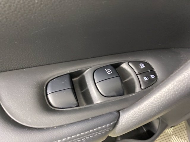 Pre-Owned 2019 Nissan Rogue SV