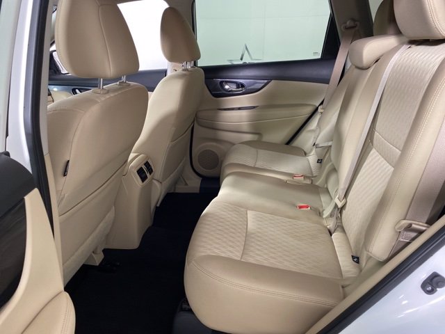 Pre-Owned 2018 Nissan Rogue SV
