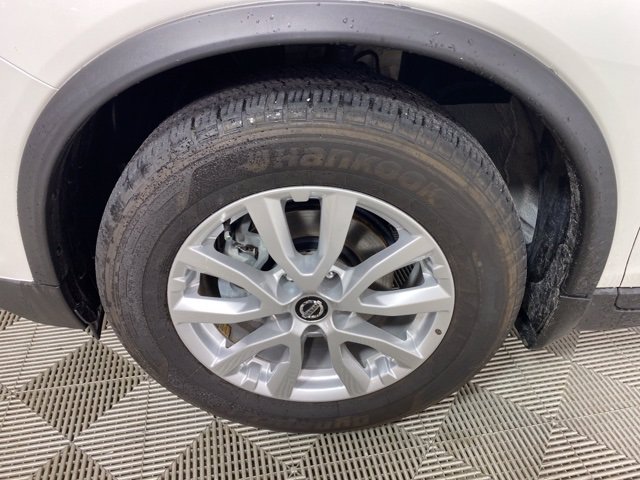 Pre-Owned 2018 Nissan Rogue SV