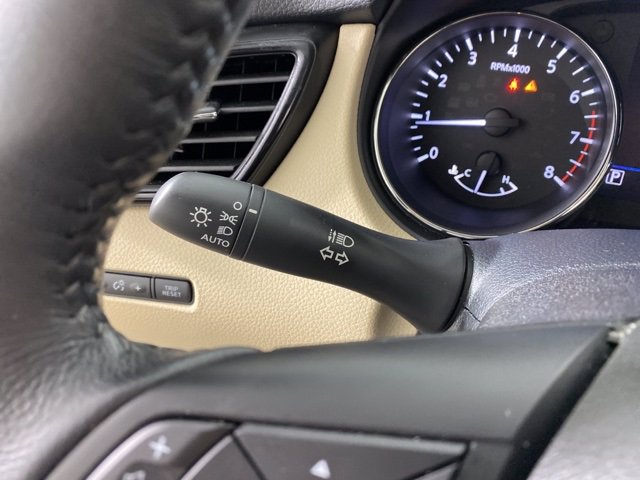 Pre-Owned 2018 Nissan Rogue SV