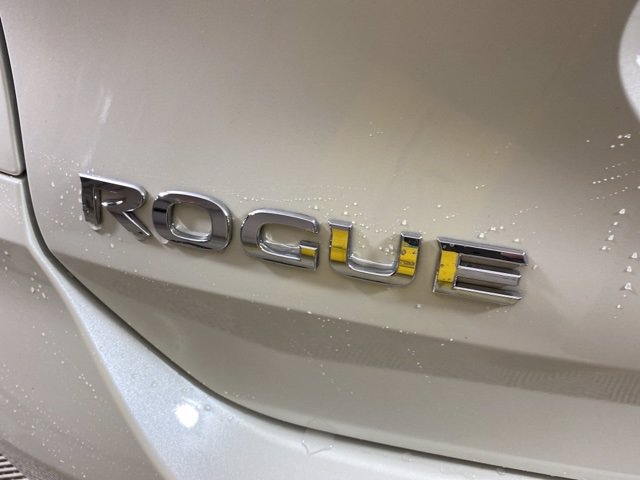 Pre-Owned 2018 Nissan Rogue SV