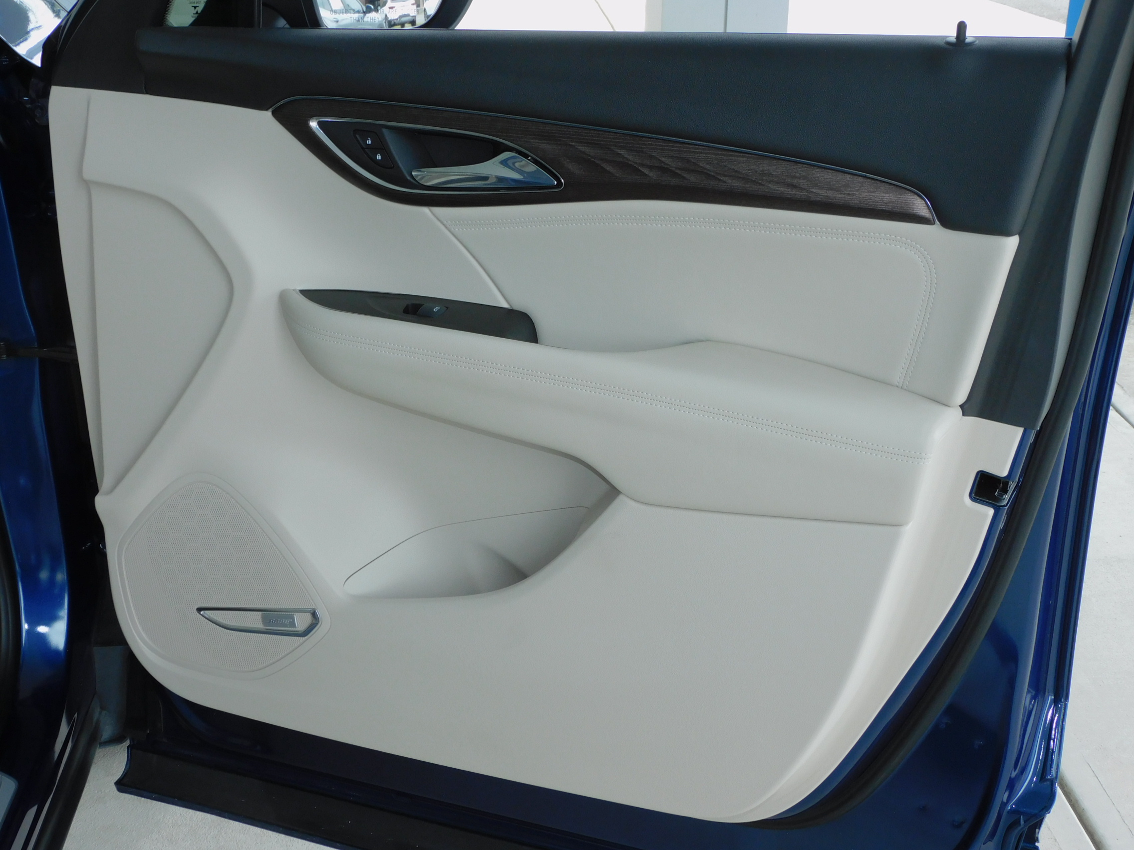 Used 2023 Sapphire Metallic Buick Avenir image 28