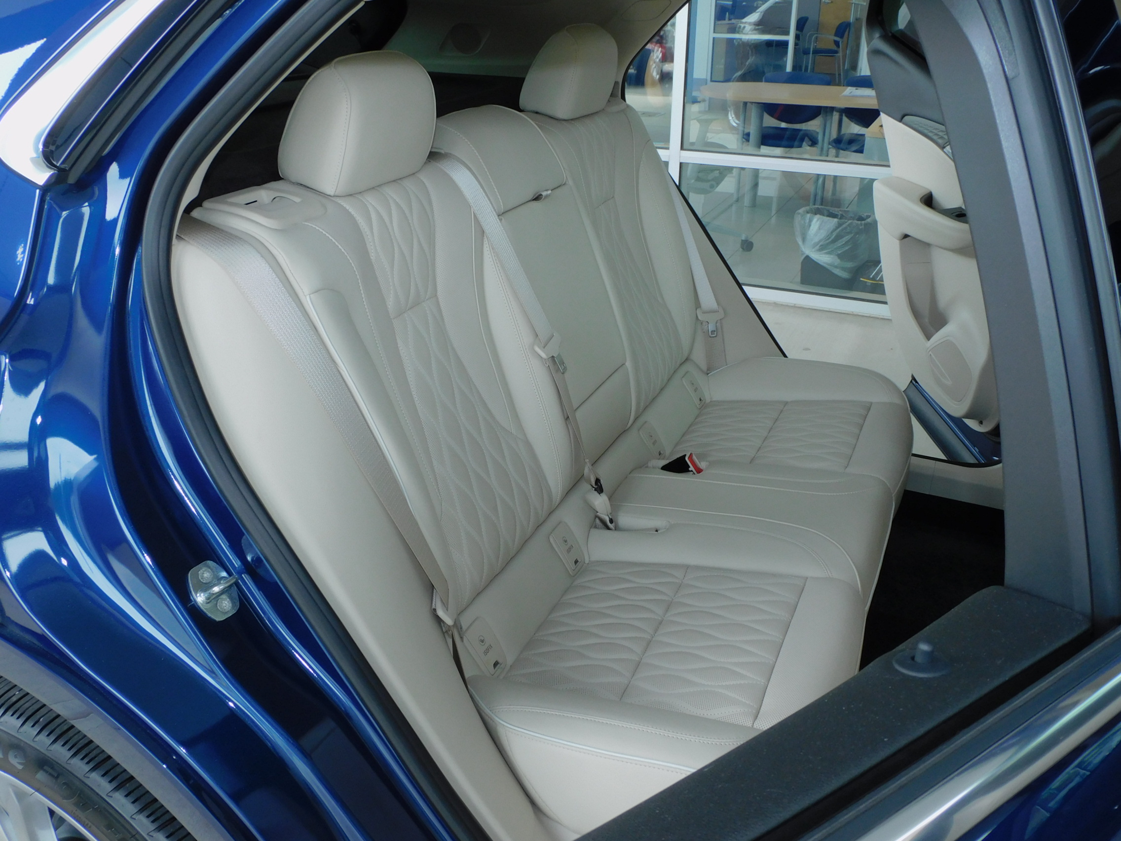 Used 2023 Sapphire Metallic Buick Avenir image 26