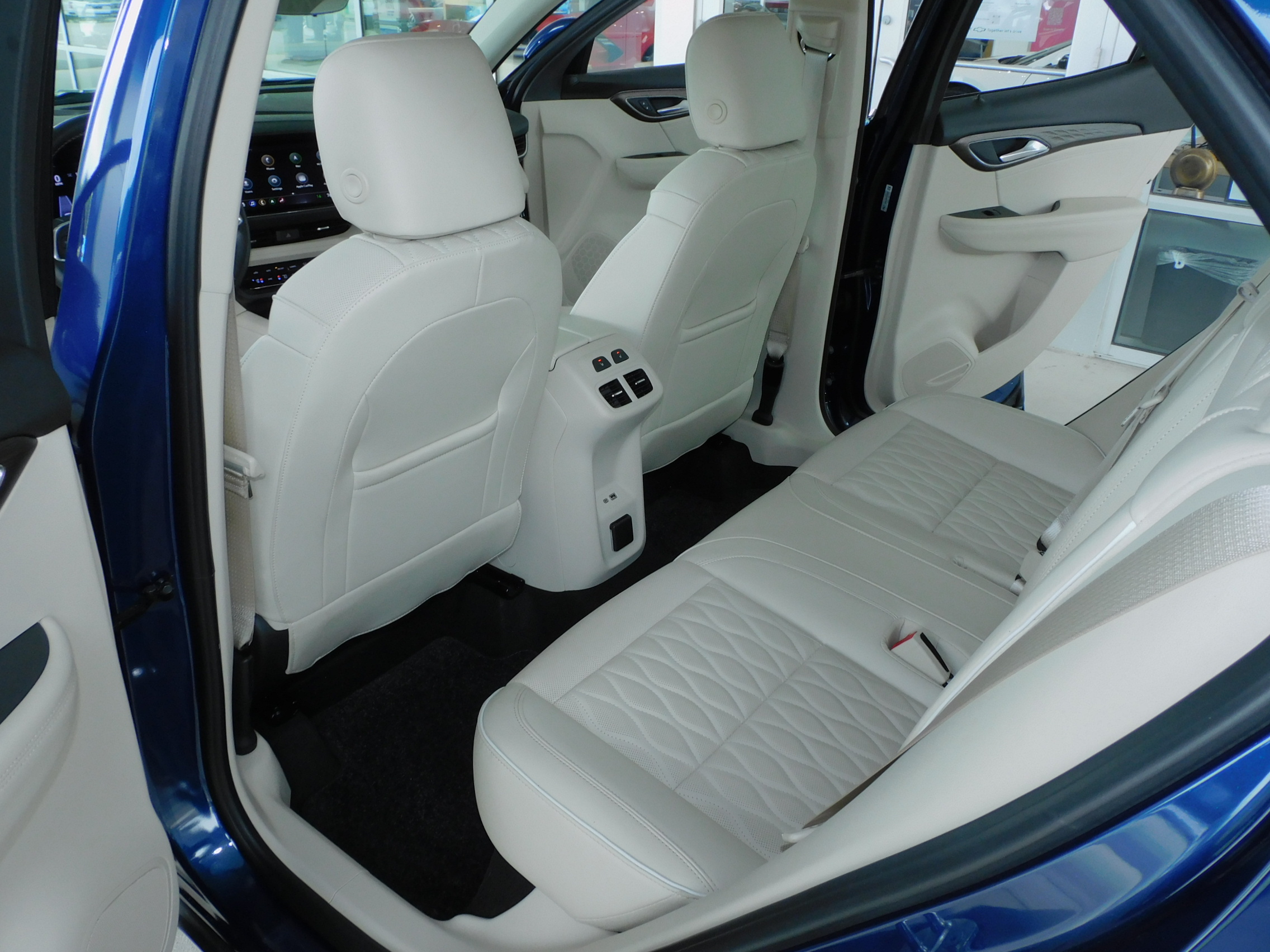 Used 2023 Sapphire Metallic Buick Avenir image 22