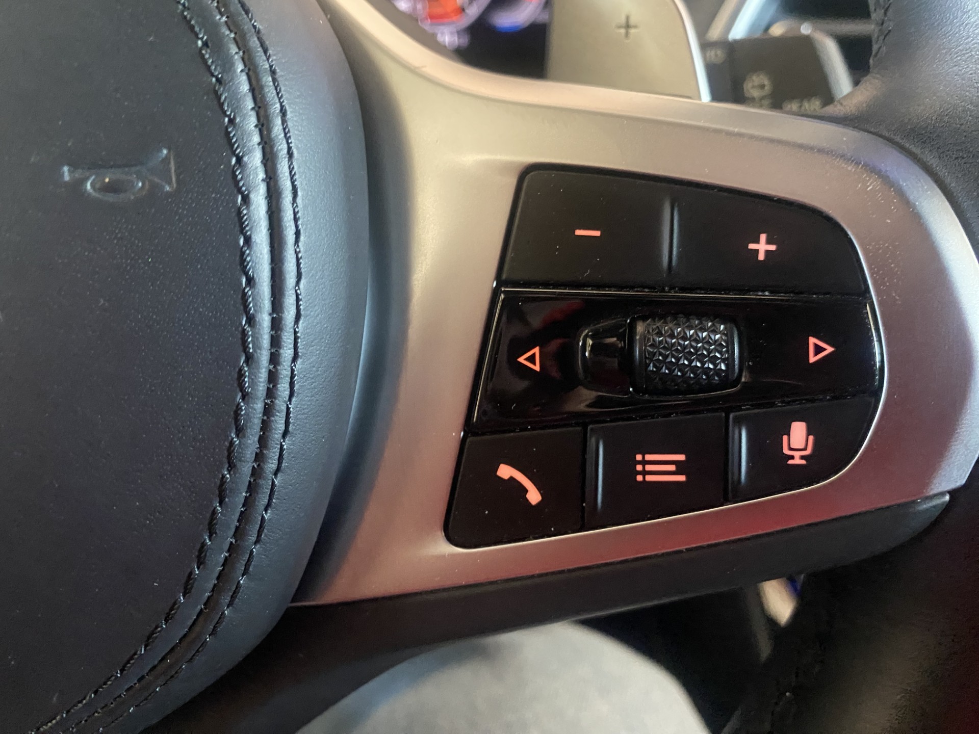 Used 2022 Black BMW xDrive30i image 17